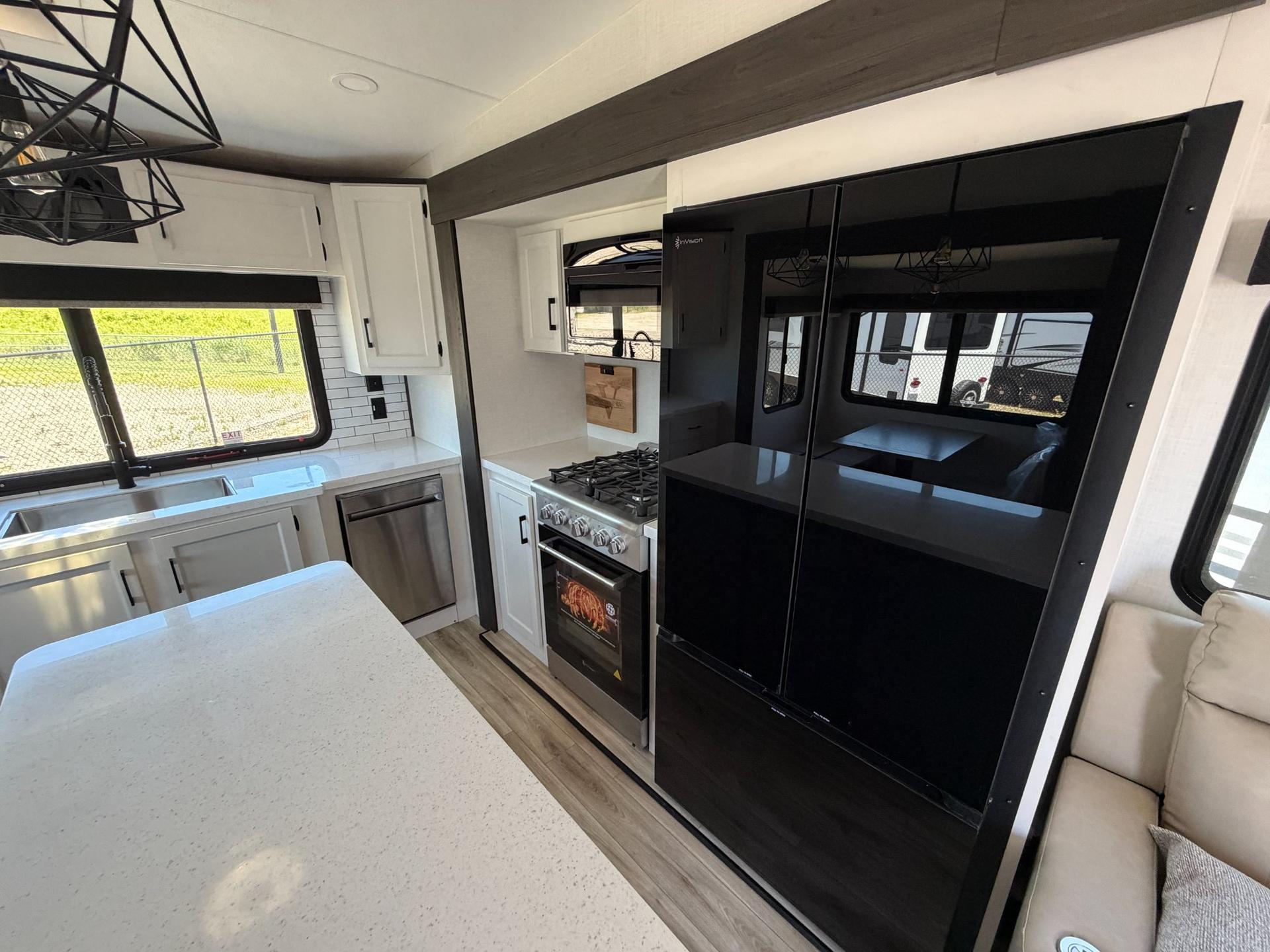 2027 Venture RV 2027 Venture RV SportTrek Touring Edition - thumbnail 13