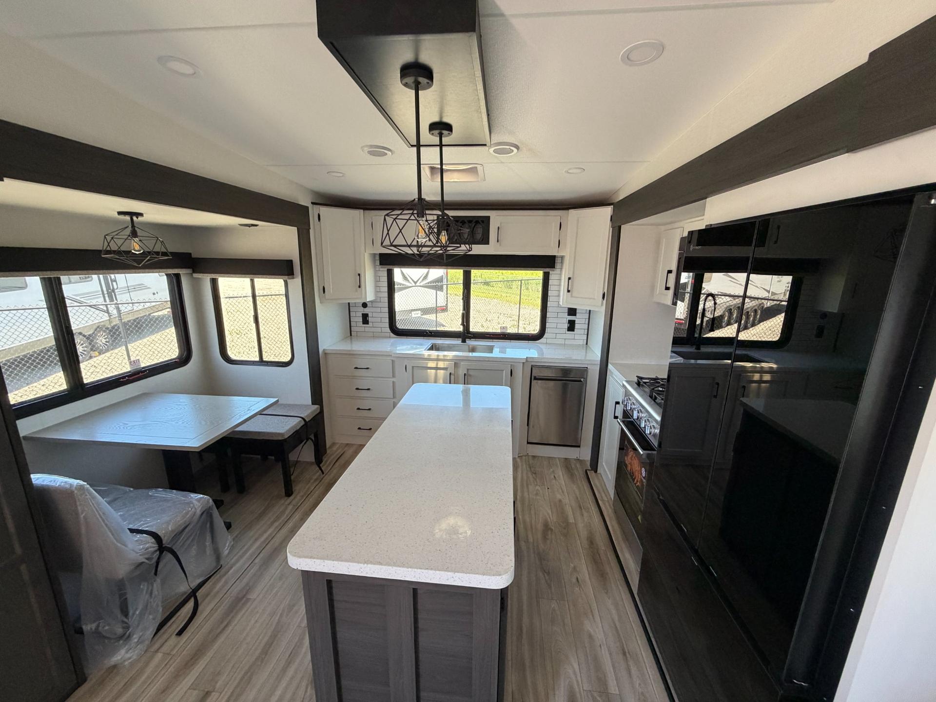 2027 Venture RV 2027 Venture RV SportTrek Touring Edition - thumbnail 14