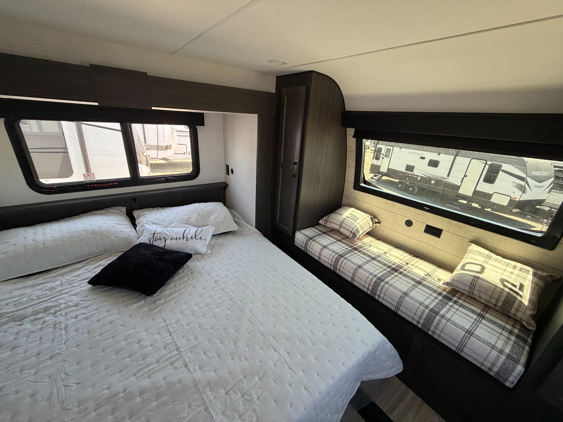 2027 Venture RV 2027 Venture RV SportTrek Touring Edition - thumbnail 23