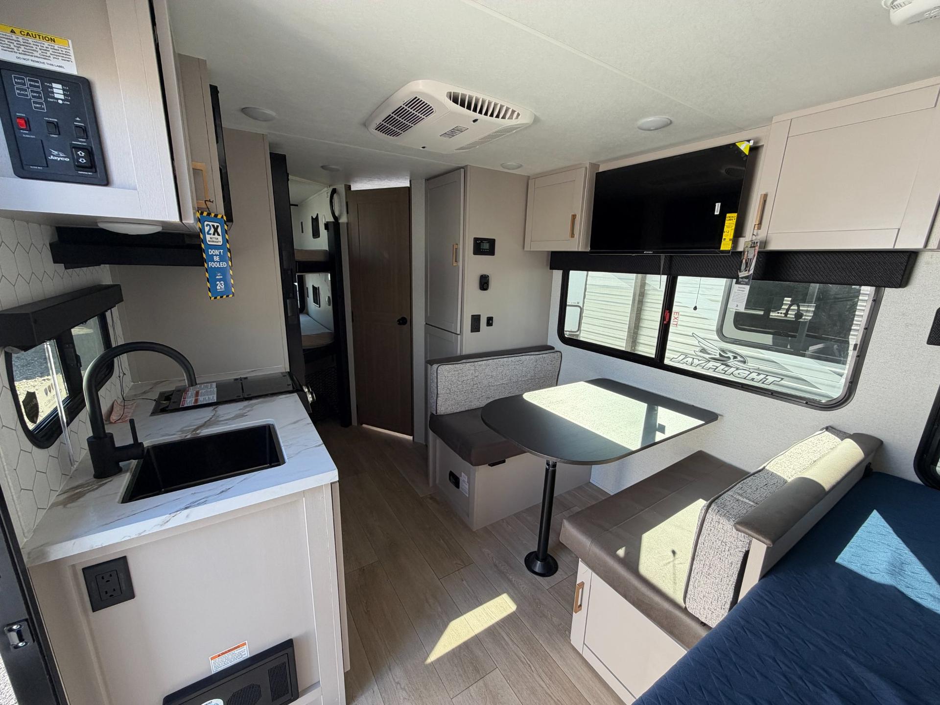 2027 Jayco 2027 Jayco Jay Feather Air - thumbnail 10