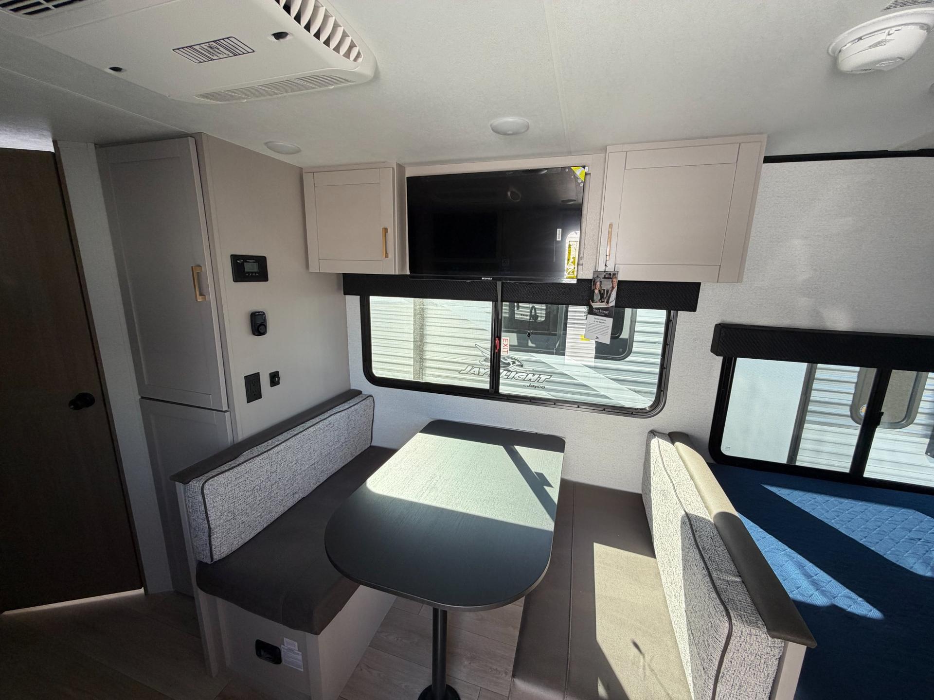 2027 Jayco 2027 Jayco Jay Feather Air - thumbnail 14