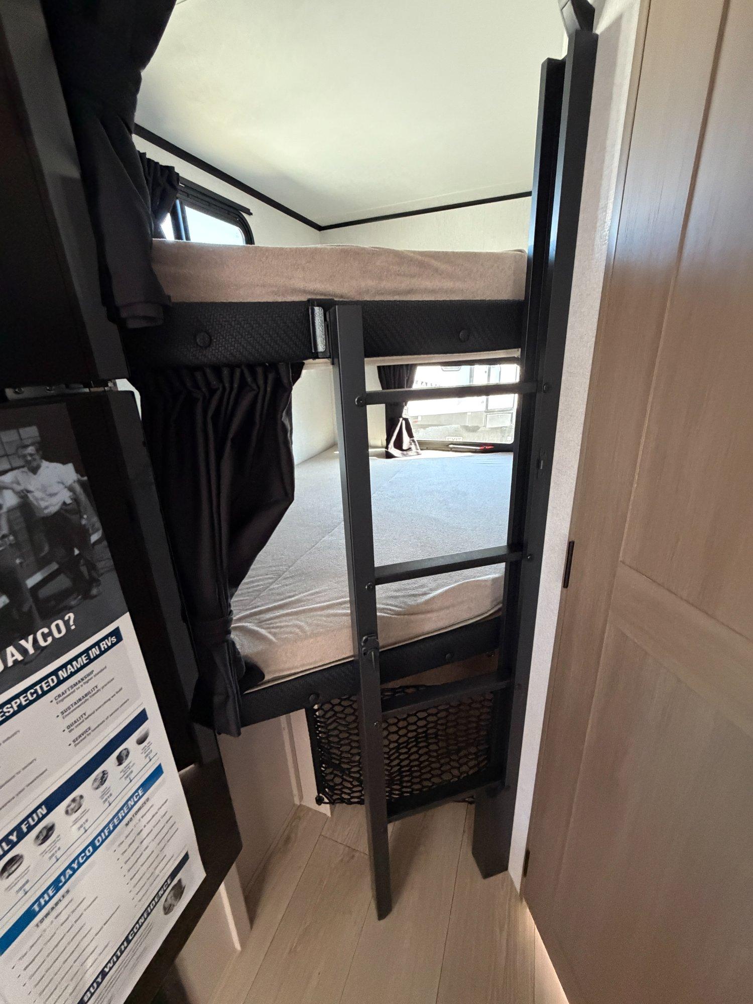 2027 Jayco 2027 Jayco Jay Feather Air - thumbnail 17
