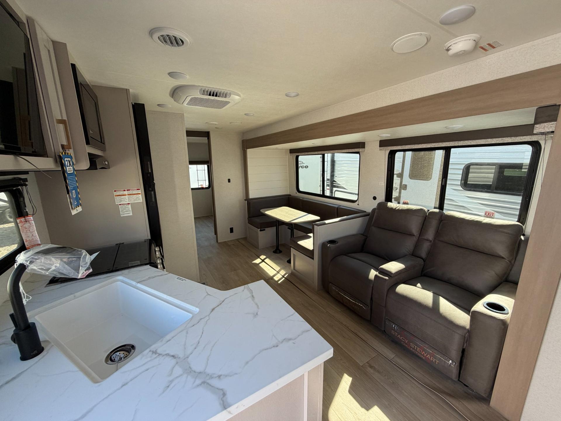 2027 Jayco 2027 Jayco Jay Flight - thumbnail 8