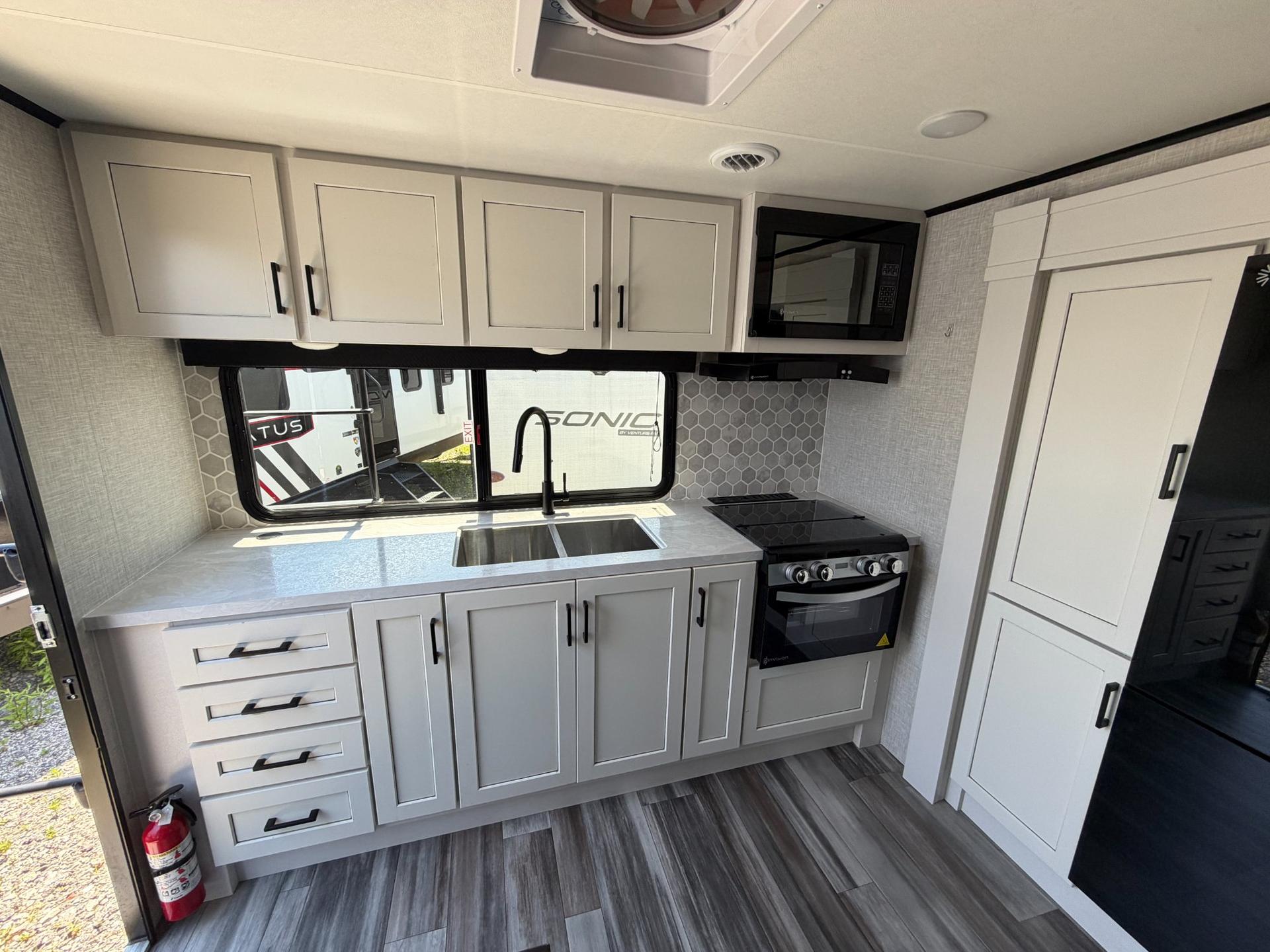 2025 Jayco 2025 Jayco Jay Feather - thumbnail 11