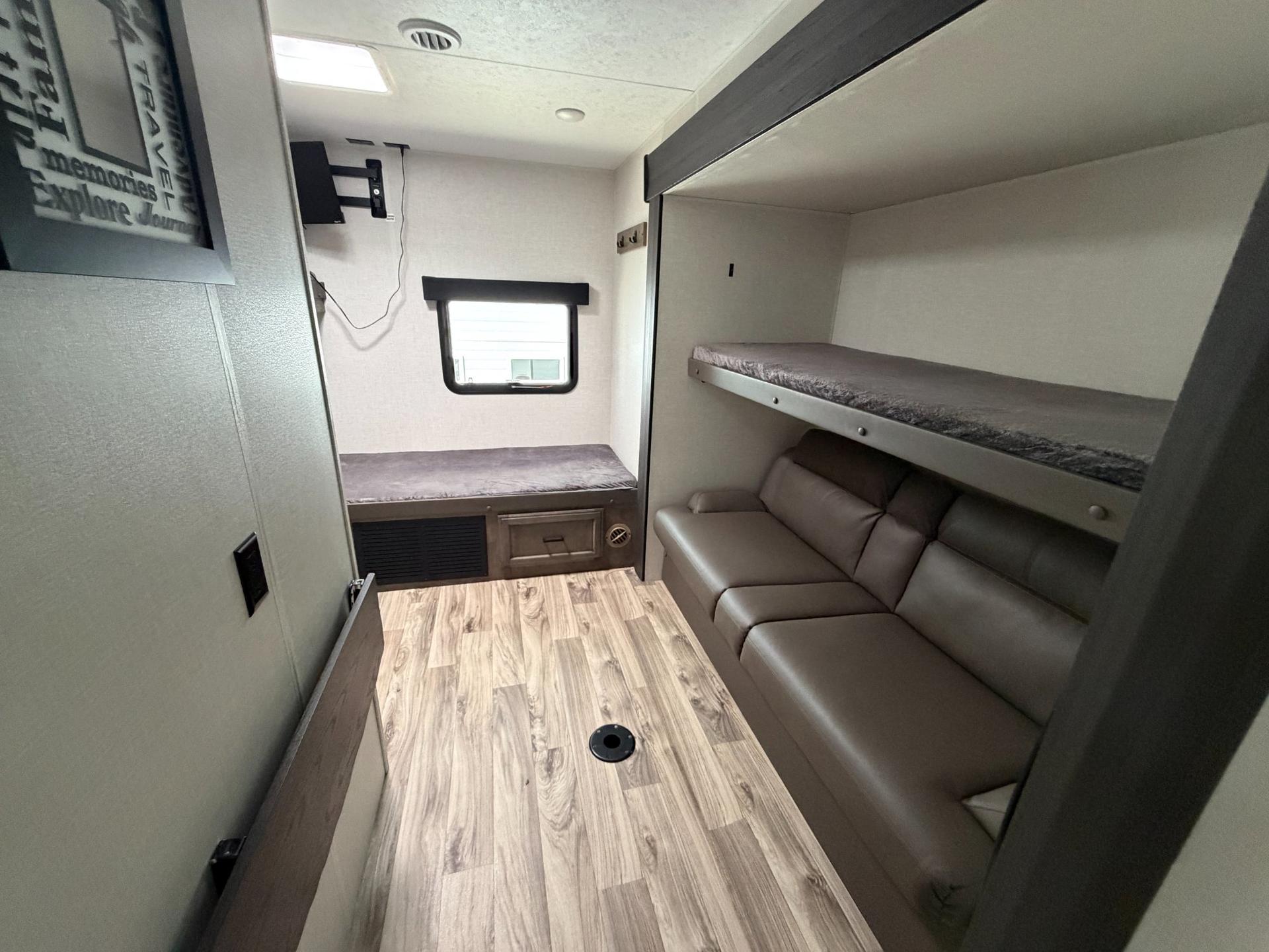 2024 Venture RV 2024 Venture RV SportTrek Touring - thumbnail 15