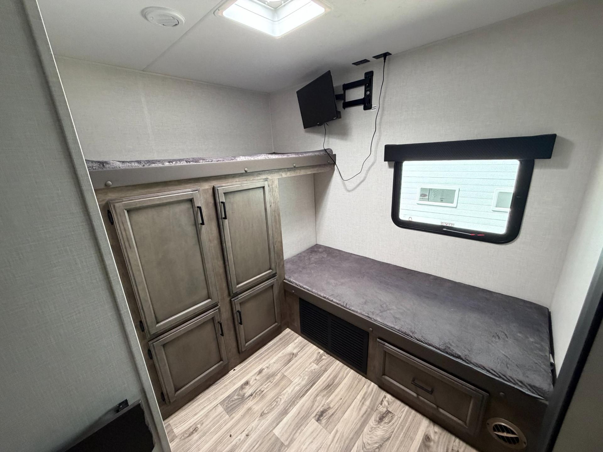2024 Venture RV 2024 Venture RV SportTrek Touring - thumbnail 16