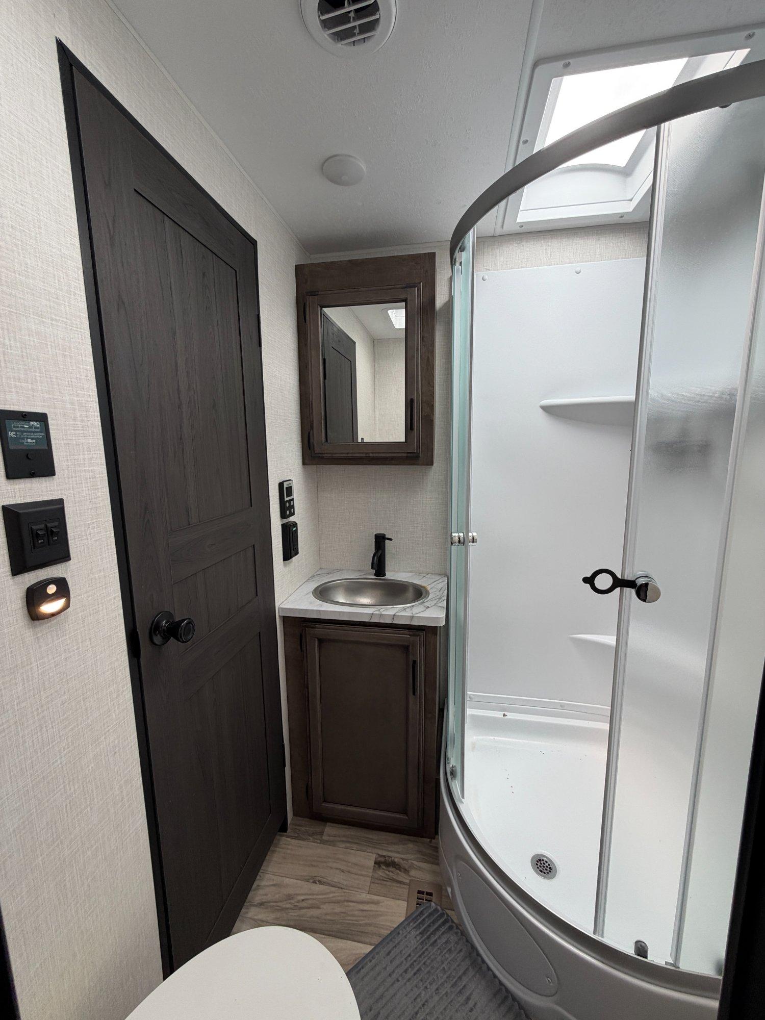 2024 Venture RV 2024 Venture RV SportTrek Touring - thumbnail 18