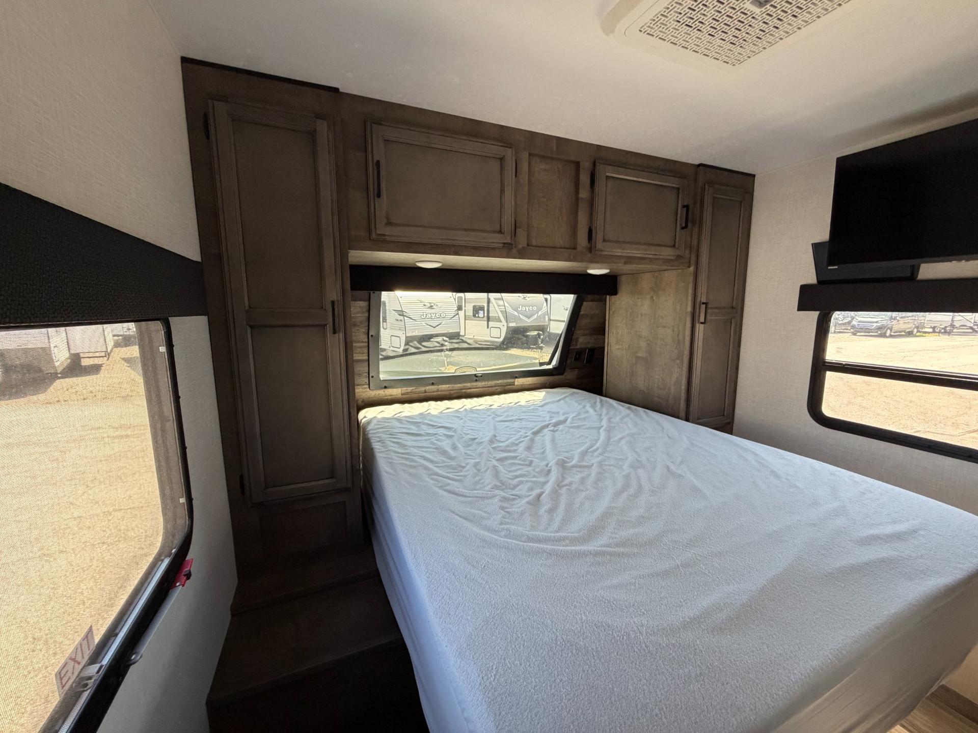 2024 Venture RV 2024 Venture RV SportTrek Touring - thumbnail 19