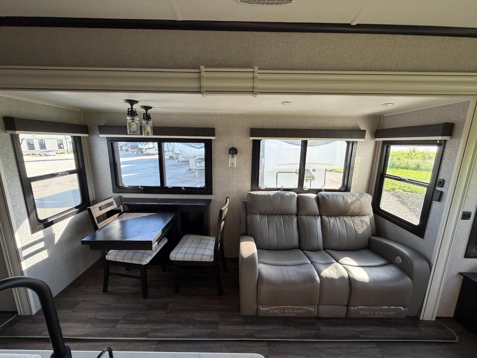 2023 Jayco 2023 Jayco North Point - thumbnail 12