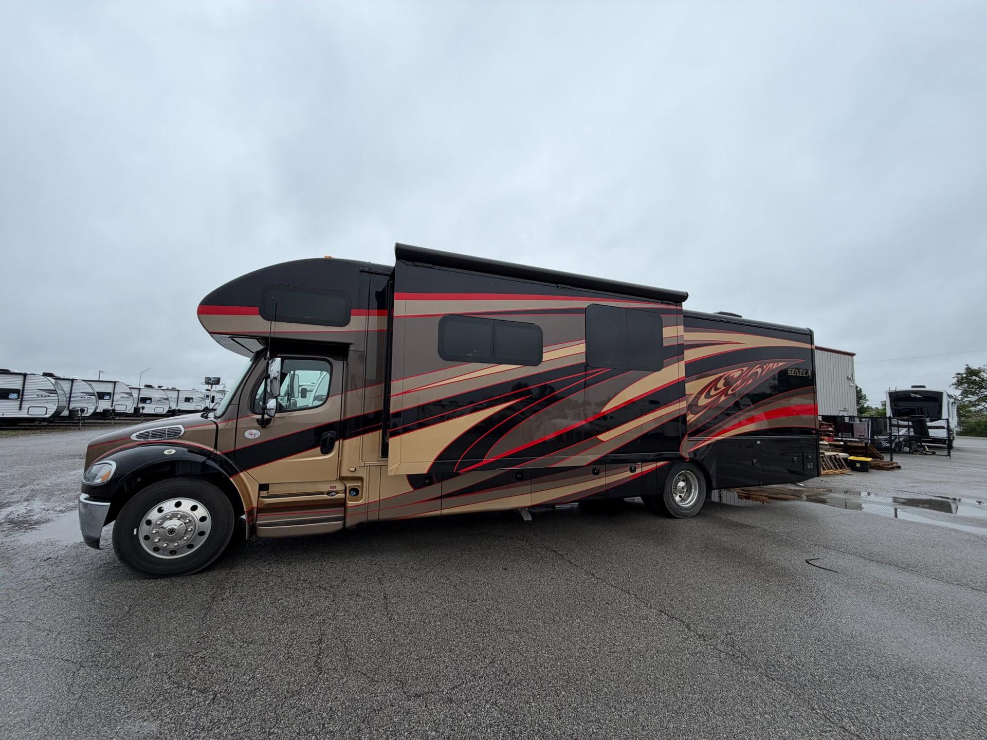 2017 Jayco 2017 Jayco Seneca - thumbnail 8