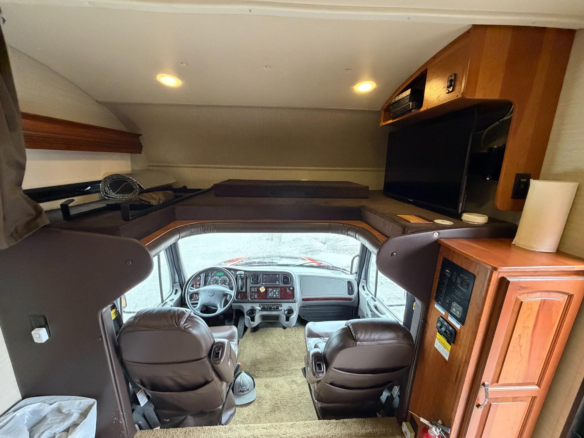 2017 Jayco 2017 Jayco Seneca - thumbnail 10