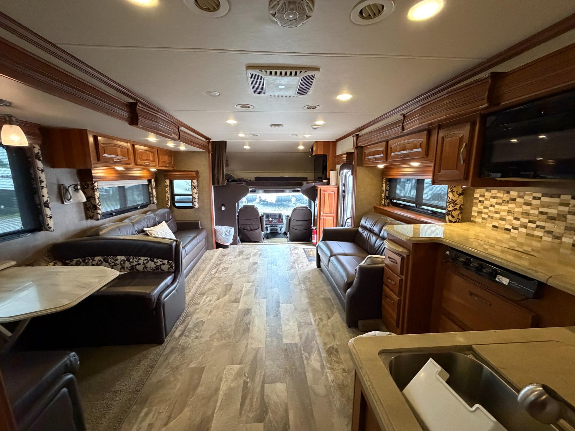 2017 Jayco 2017 Jayco Seneca - thumbnail 13