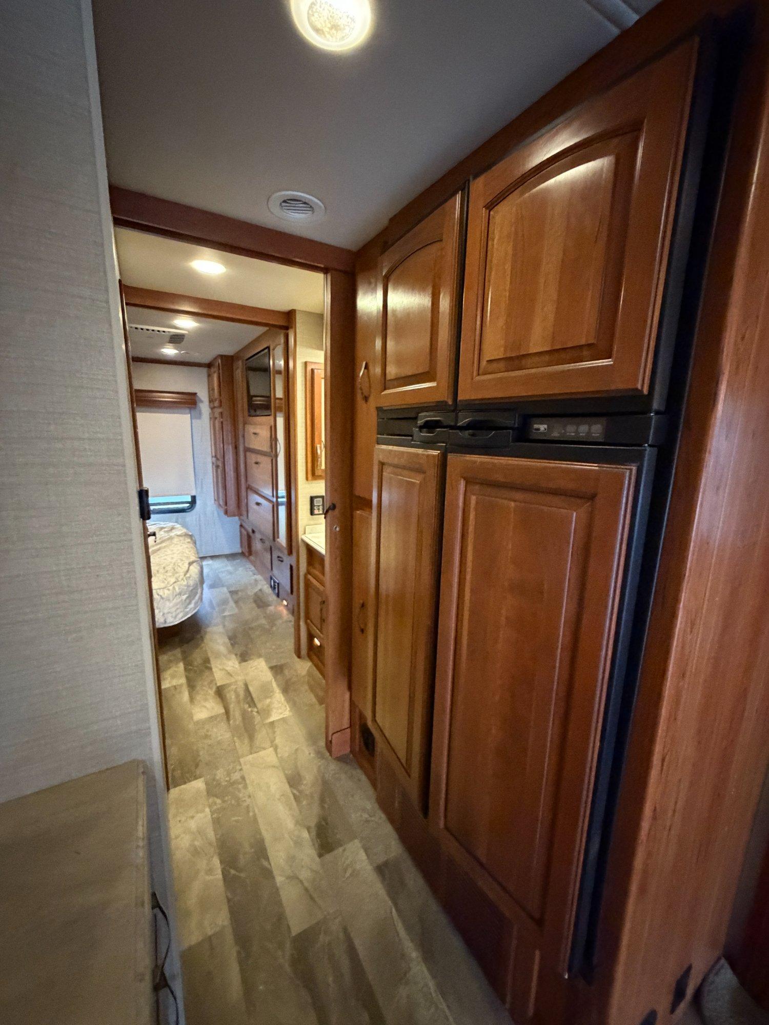 2017 Jayco 2017 Jayco Seneca - thumbnail 16