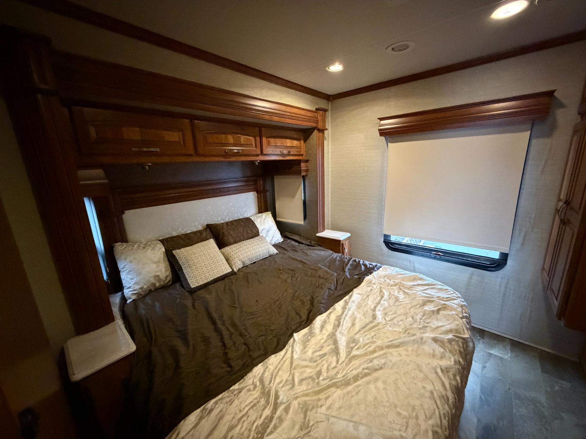 2017 Jayco 2017 Jayco Seneca - thumbnail 19