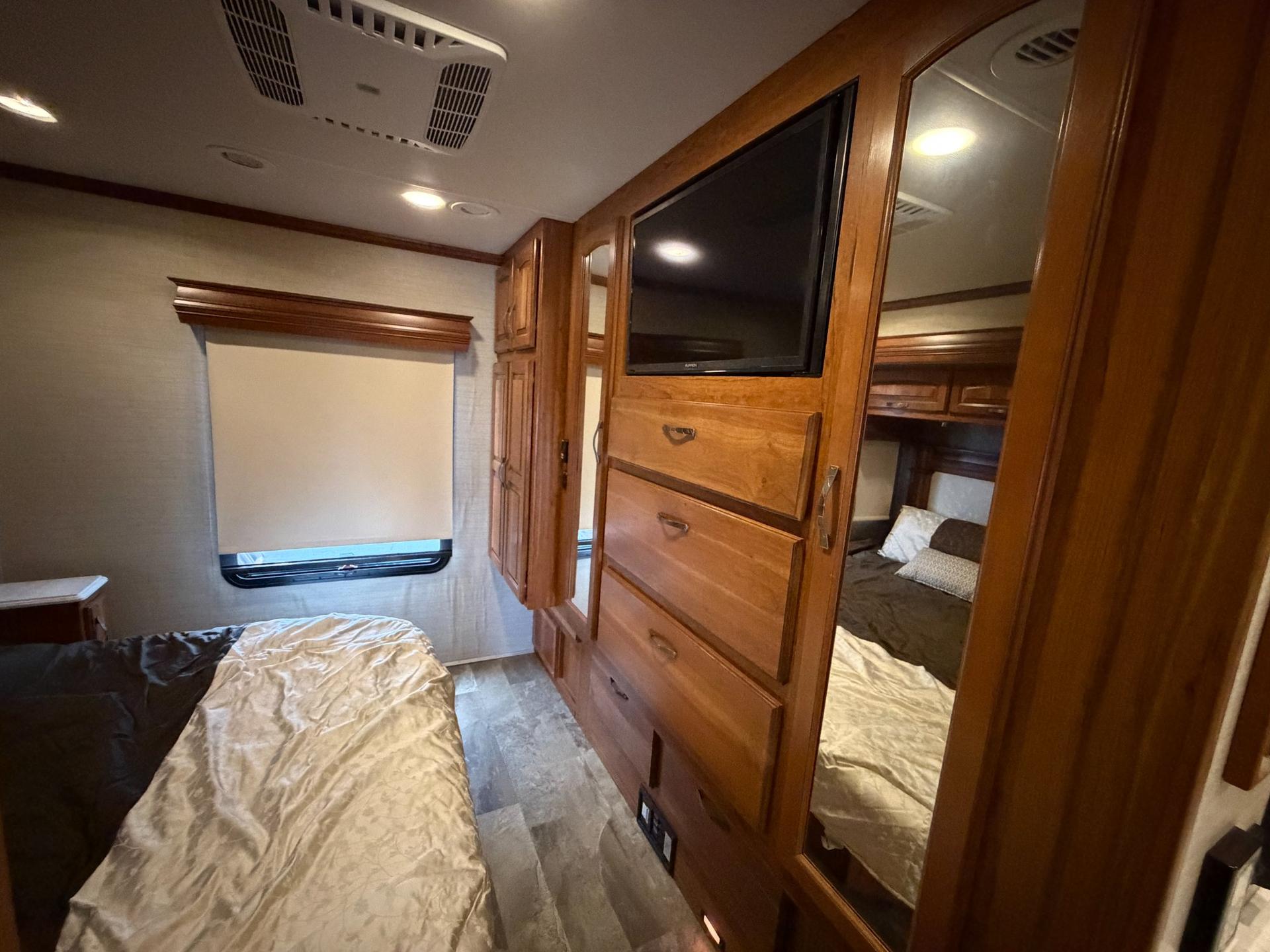 2017 Jayco 2017 Jayco Seneca - thumbnail 20