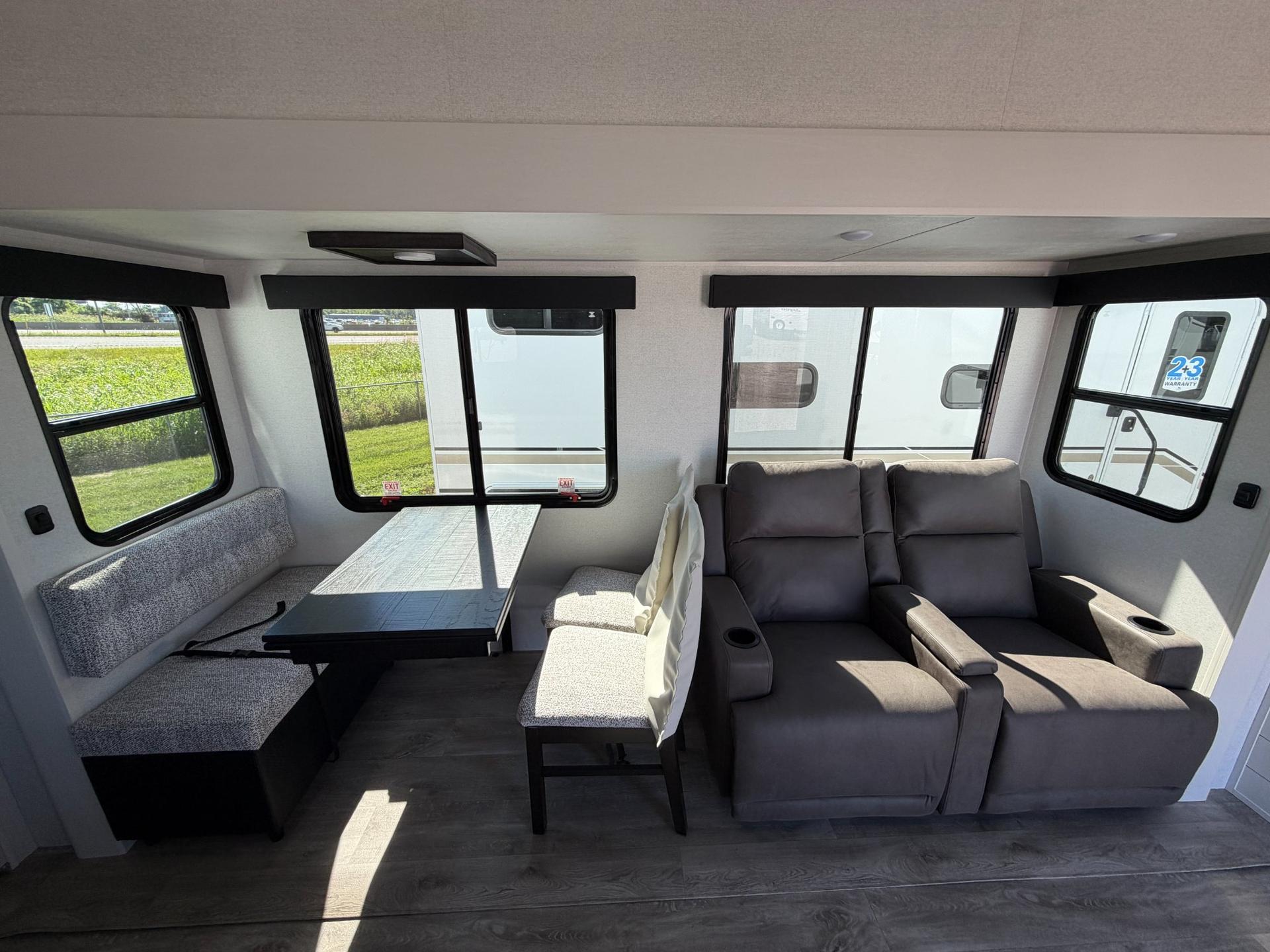 2027 Jayco 2027 Jayco Eagle SLE - thumbnail 12