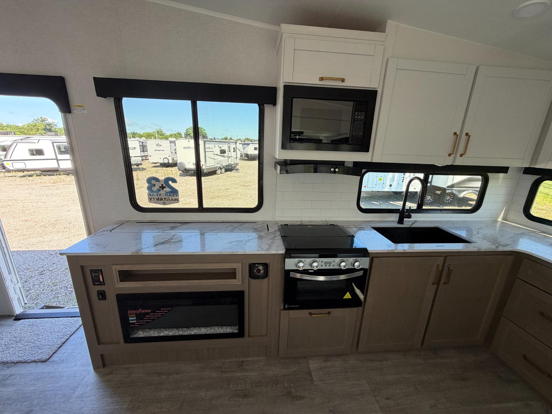 2027 Jayco 2027 Jayco Eagle SLE - thumbnail 14