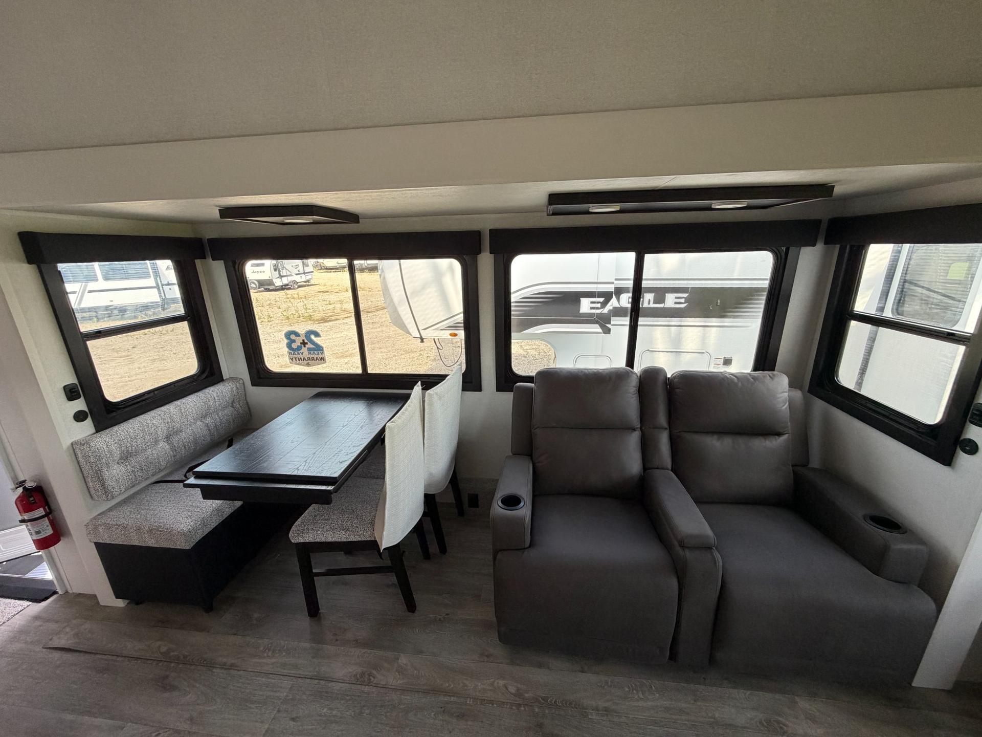 2027 Jayco 2027 Jayco Eagle - thumbnail 14