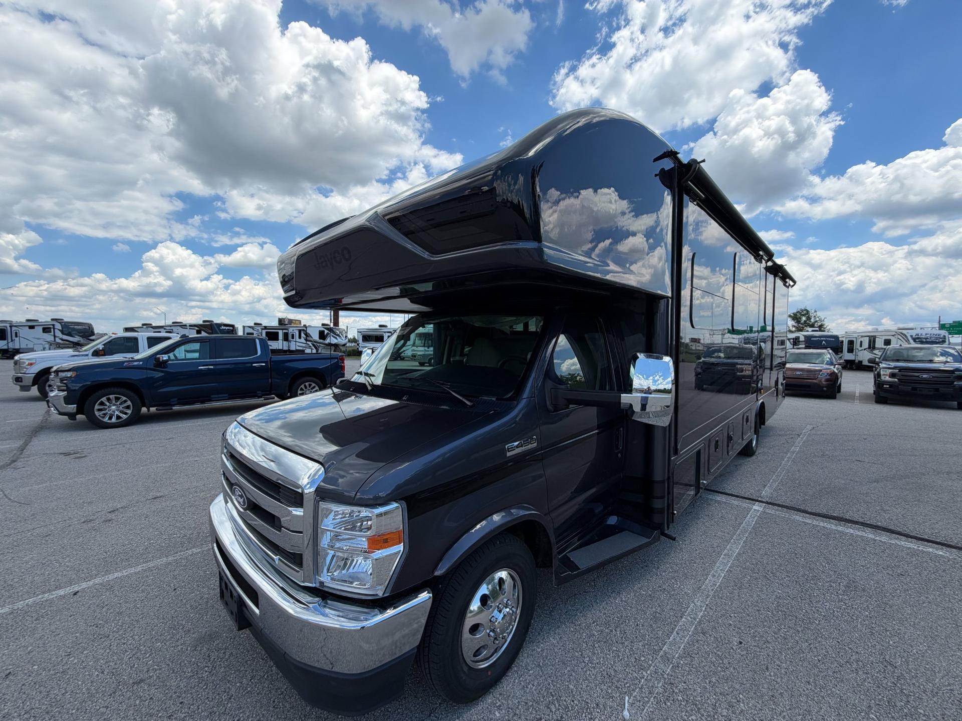 2027 Jayco 2027 Jayco Greyhawk - thumbnail 8