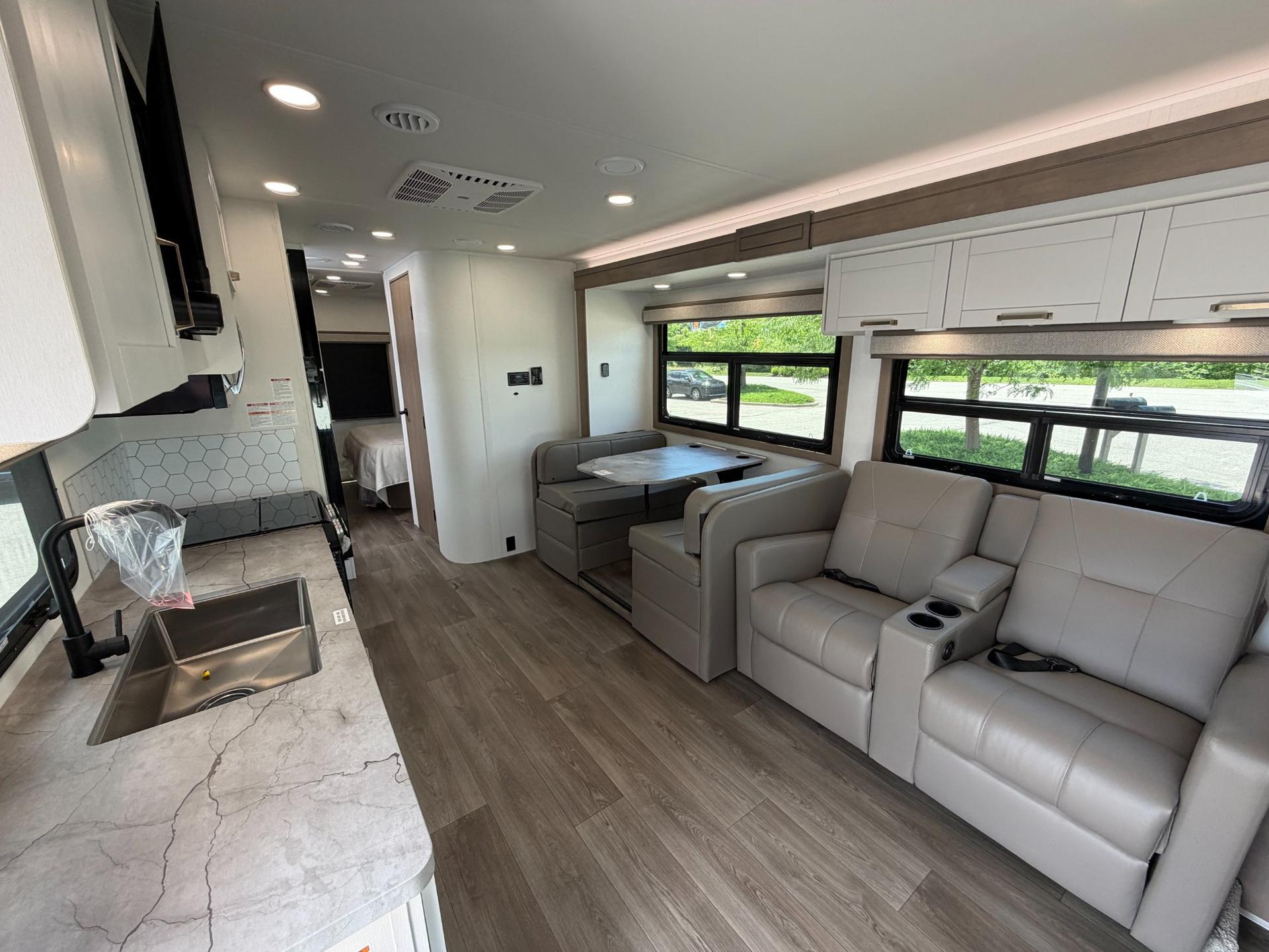 2027 Jayco 2027 Jayco Greyhawk - thumbnail 9