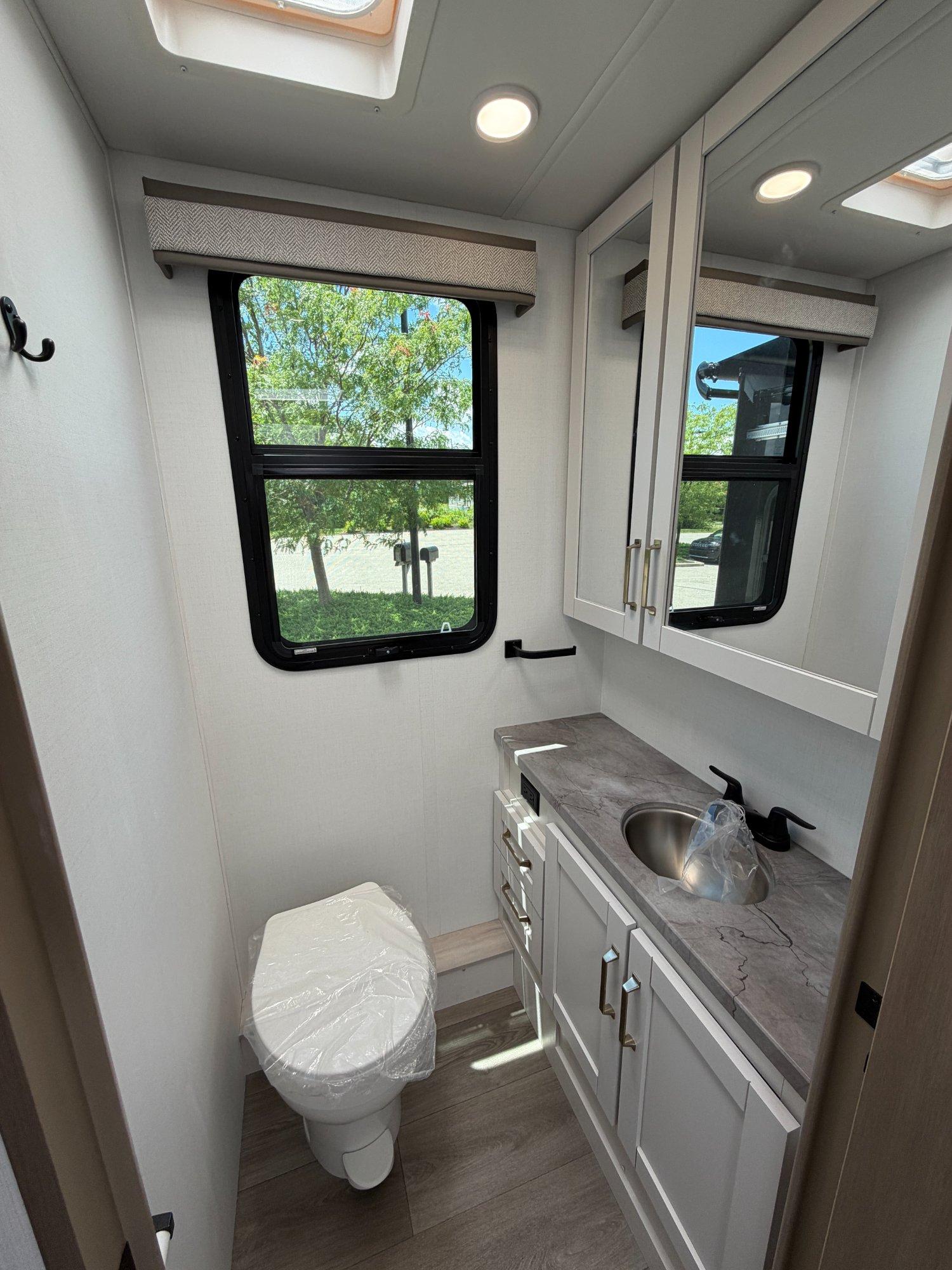 2027 Jayco 2027 Jayco Greyhawk - thumbnail 17
