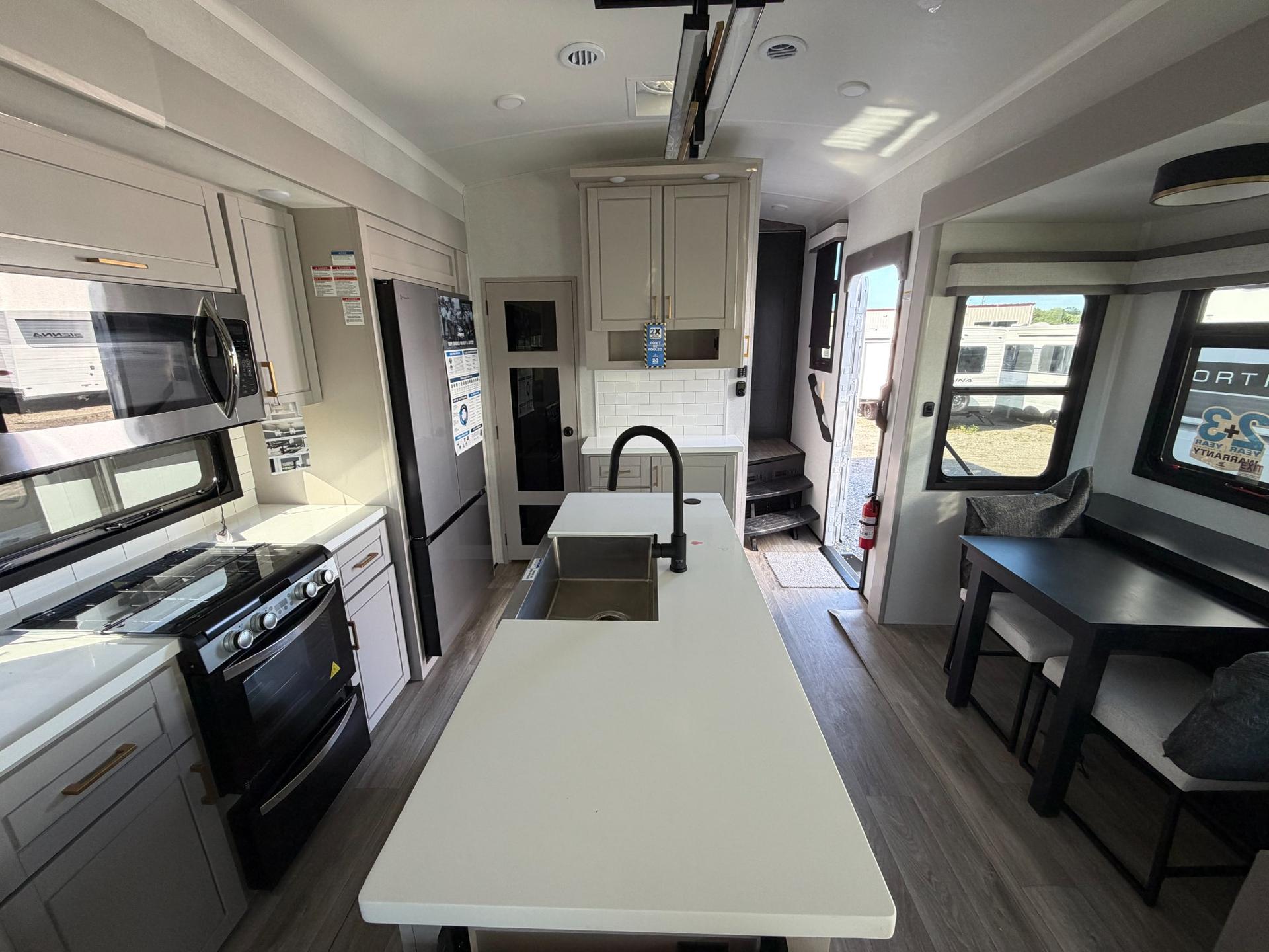2027 Jayco 2027 Jayco North Point - thumbnail 10