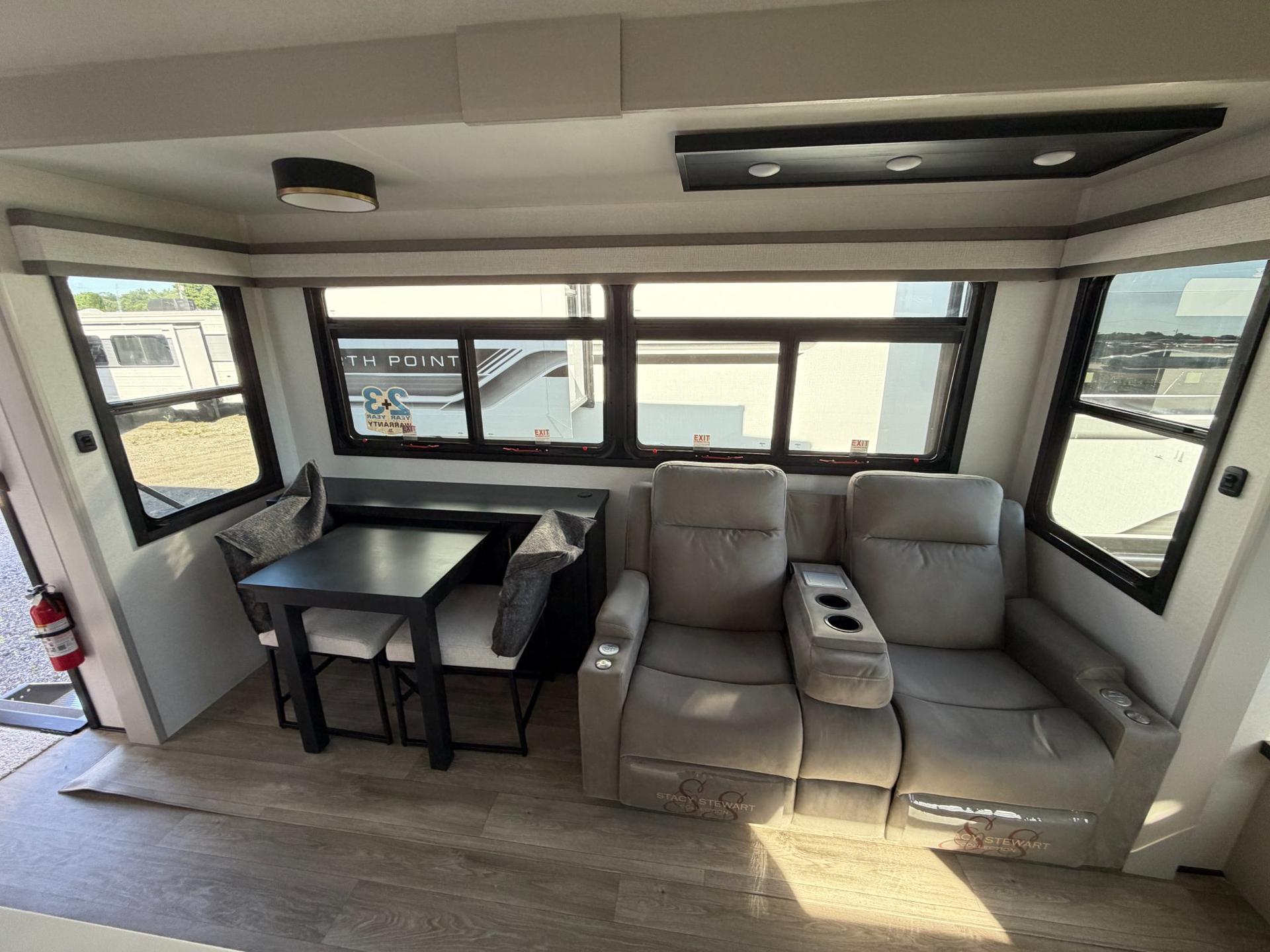 2027 Jayco 2027 Jayco North Point - thumbnail 11