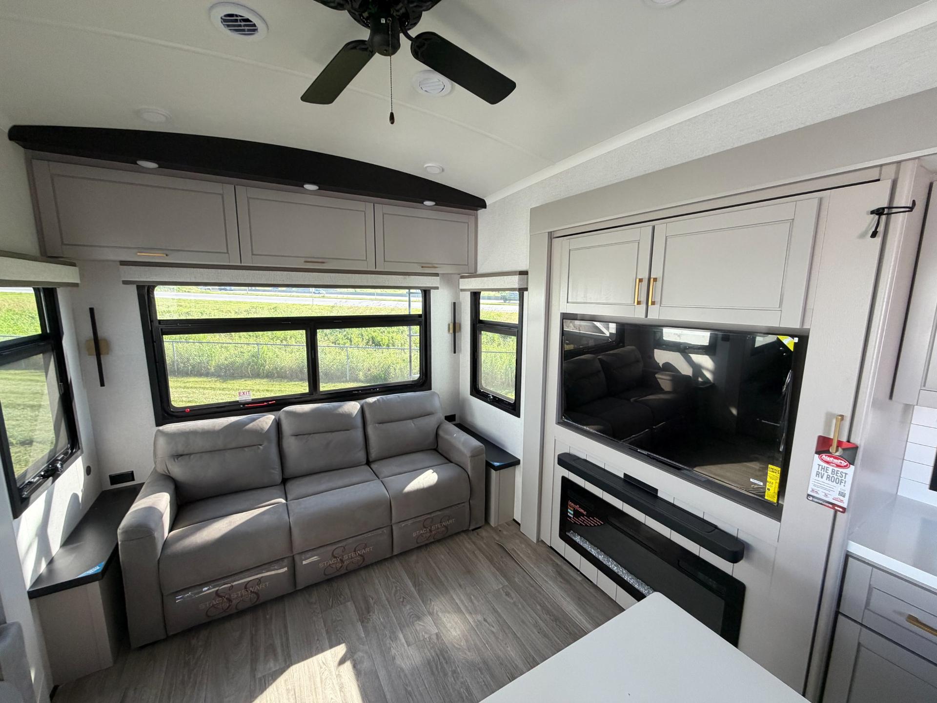 2027 Jayco 2027 Jayco North Point - thumbnail 13
