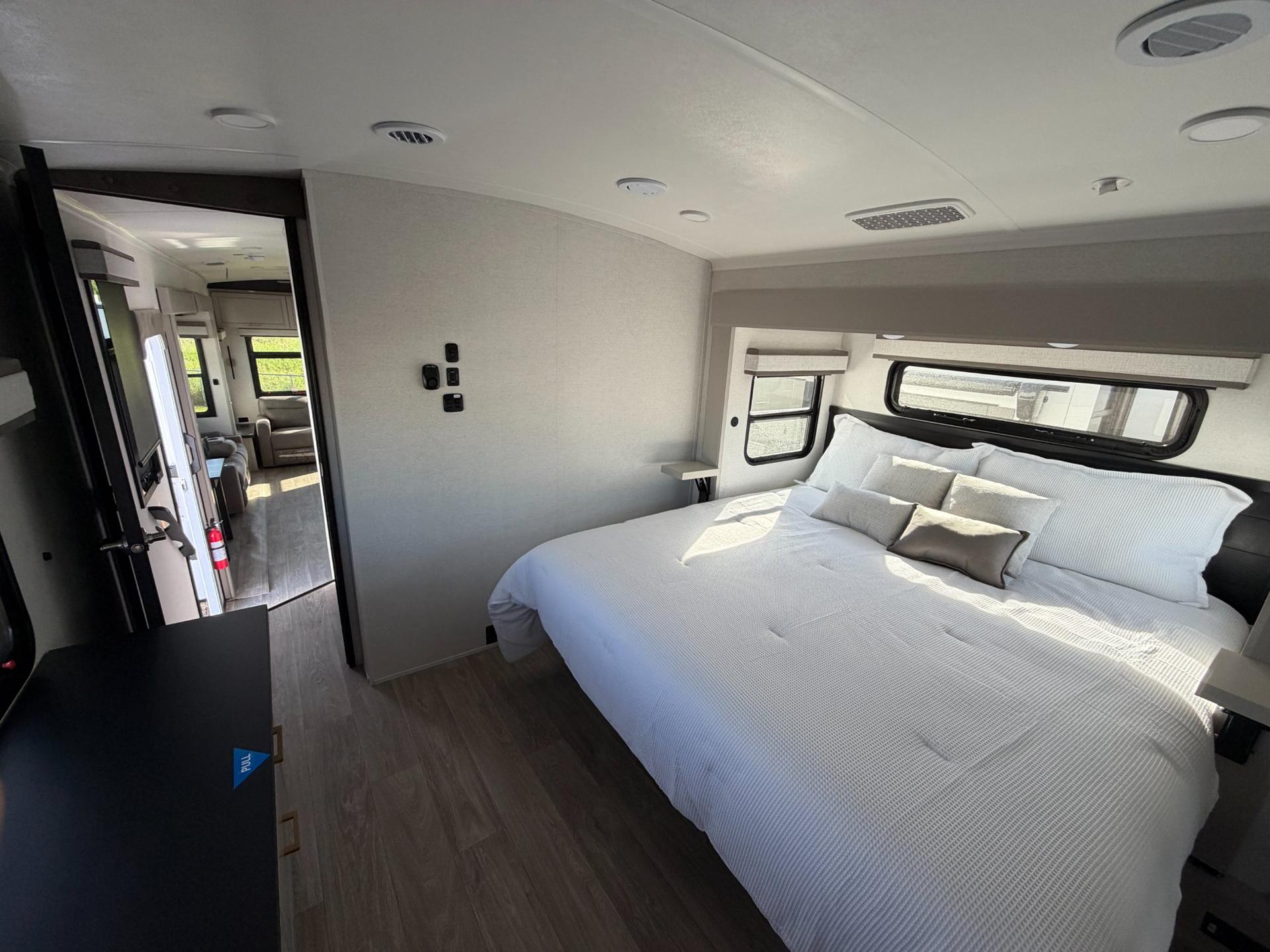 2027 Jayco 2027 Jayco North Point - thumbnail 21