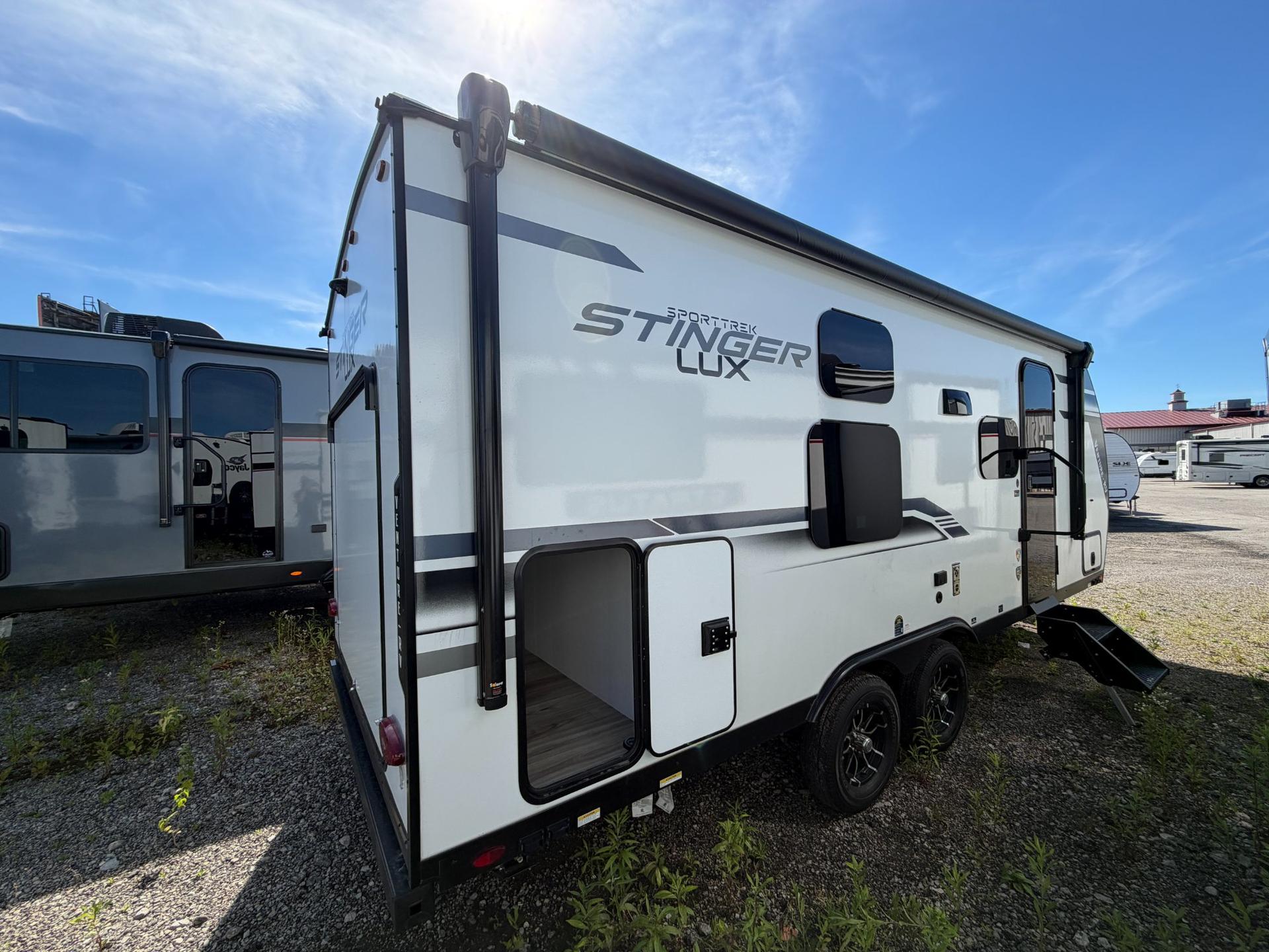 2026 Venture RV 2026 Venture RV SportTrek Stinger - thumbnail 4
