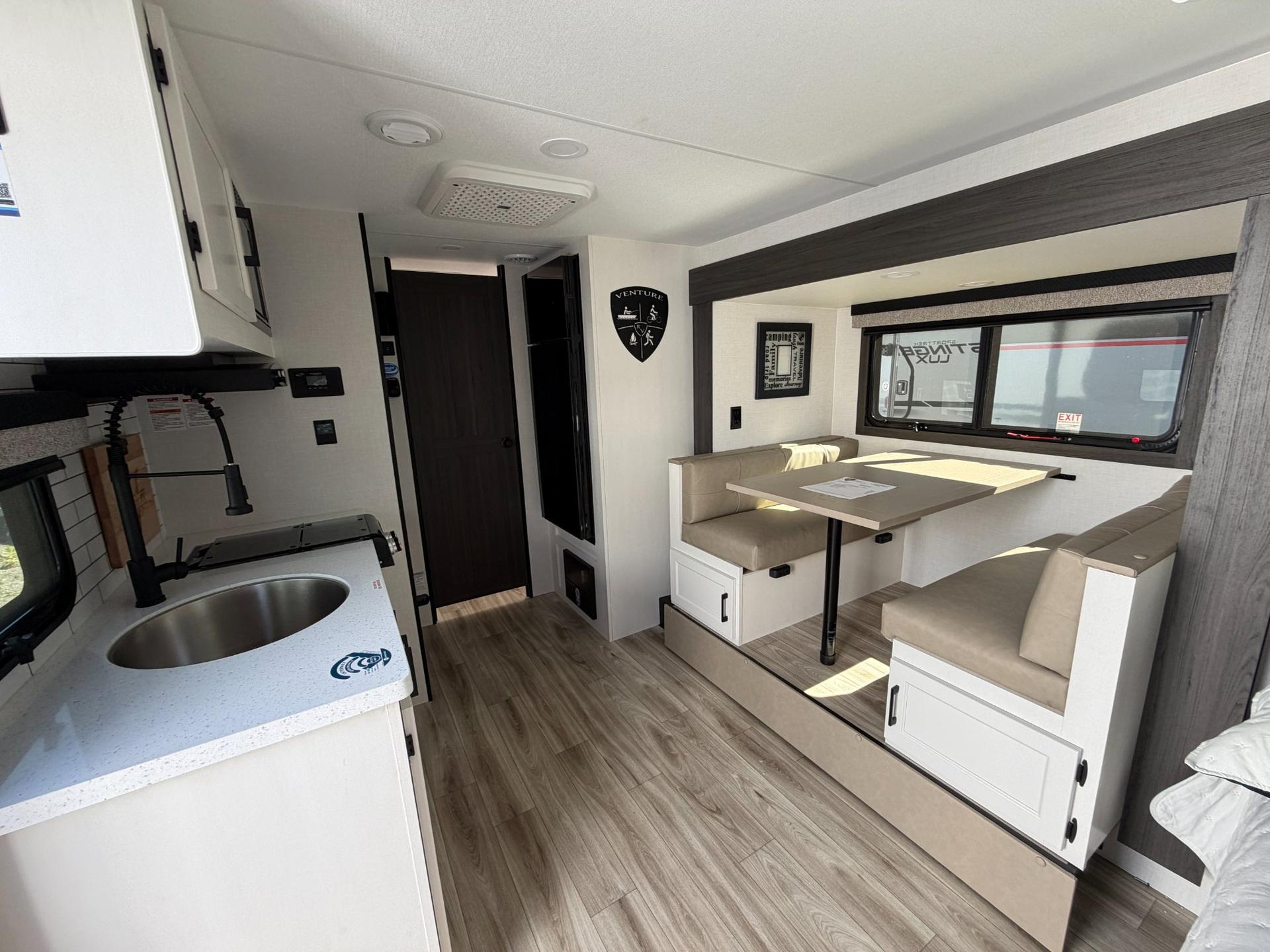 2026 Venture RV 2026 Venture RV SportTrek Stinger - thumbnail 10