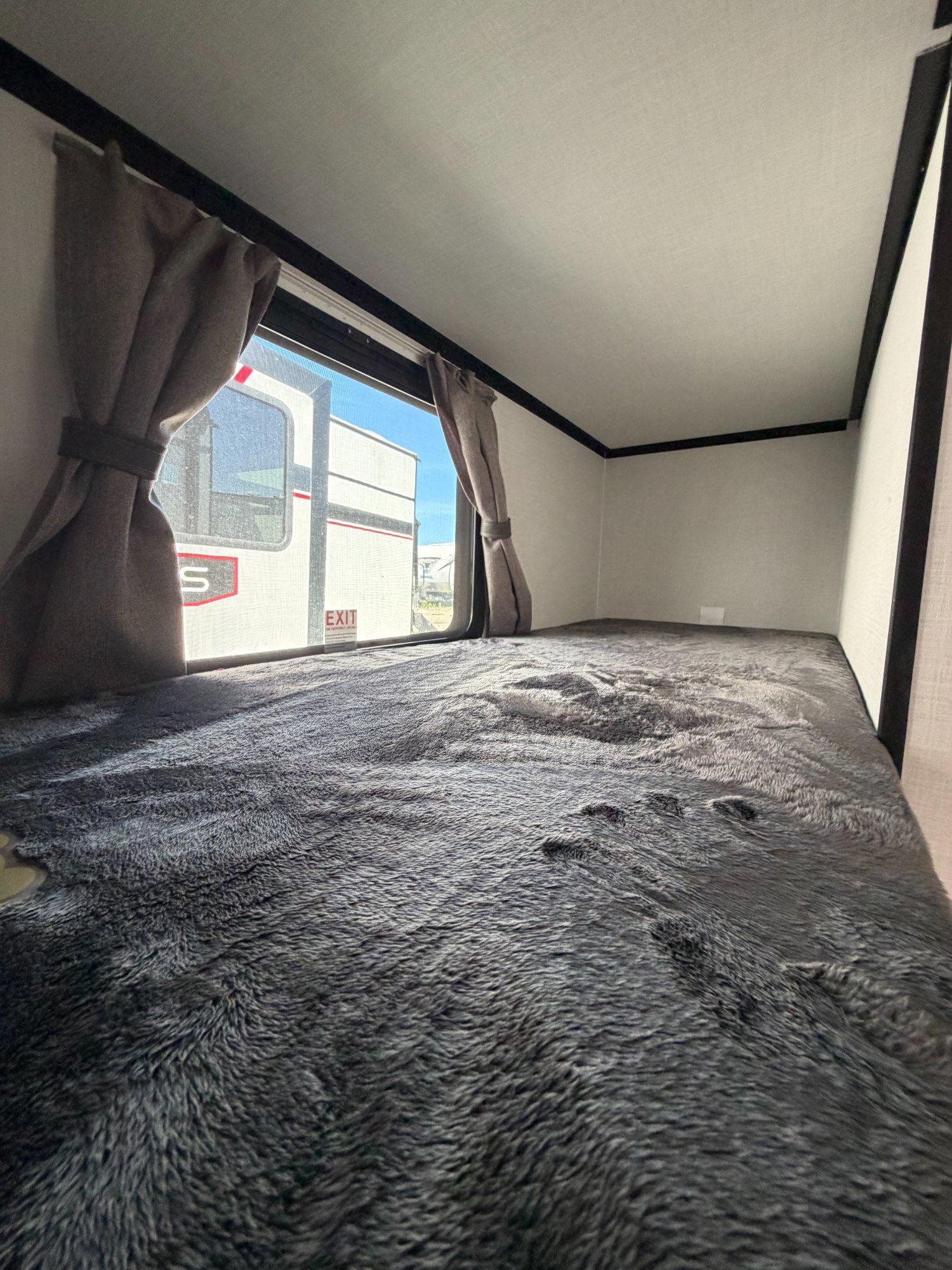 2026 Venture RV 2026 Venture RV SportTrek Stinger - thumbnail 20