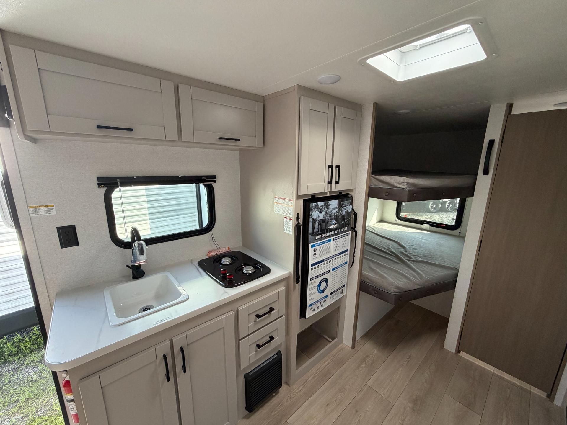 2027 Jayco 2027 Jayco Jay Flight - thumbnail 10