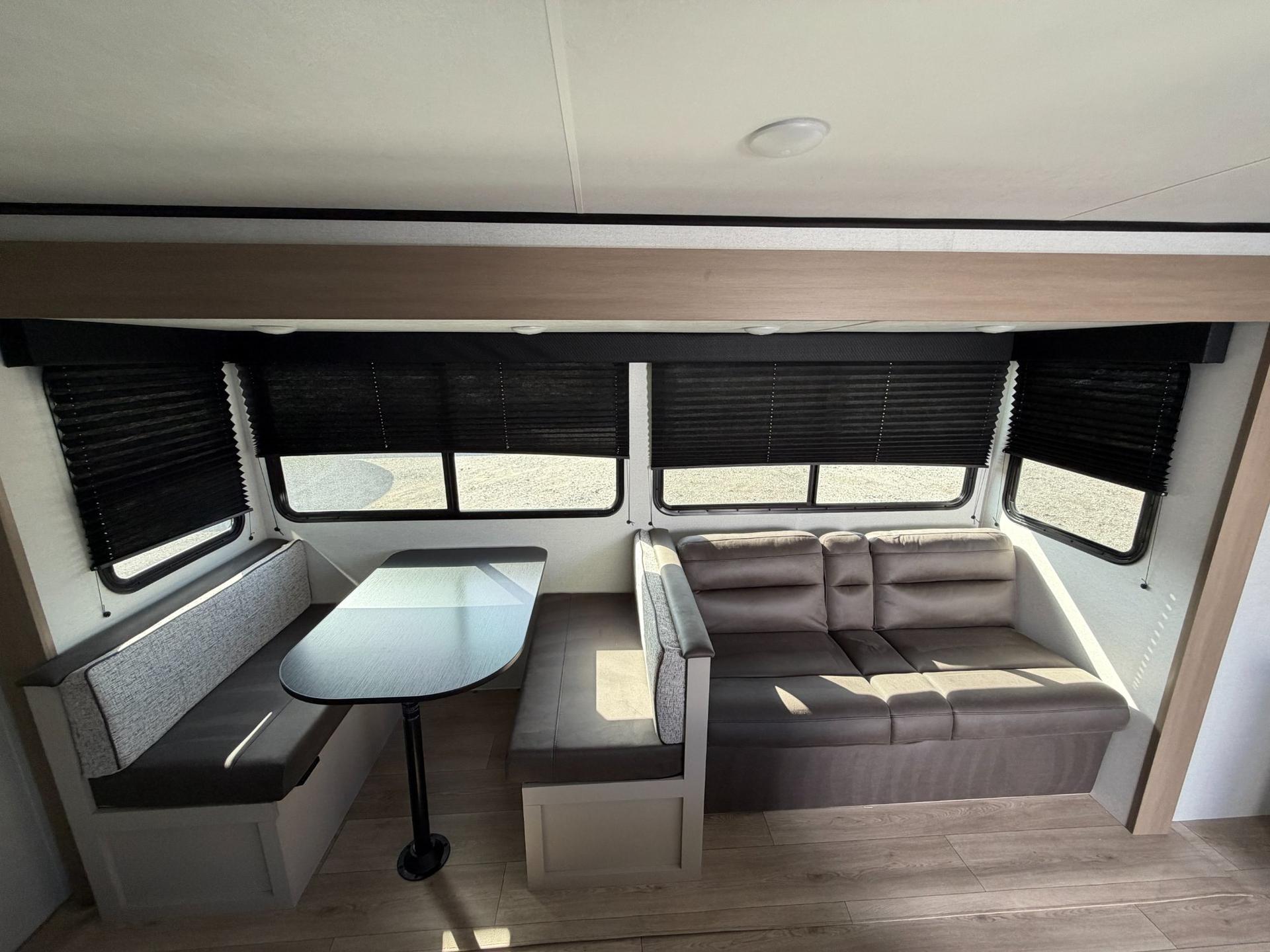 2027 Jayco 2027 Jayco Jay Feather SL - thumbnail 10