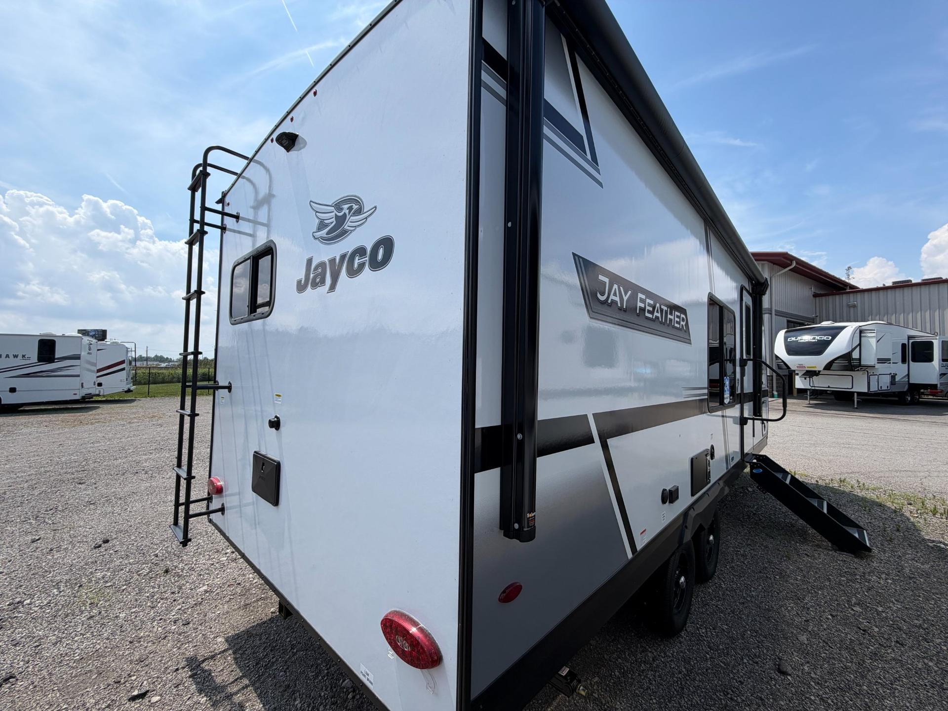 2027 Jayco 2027 Jayco Jay Feather - thumbnail 4