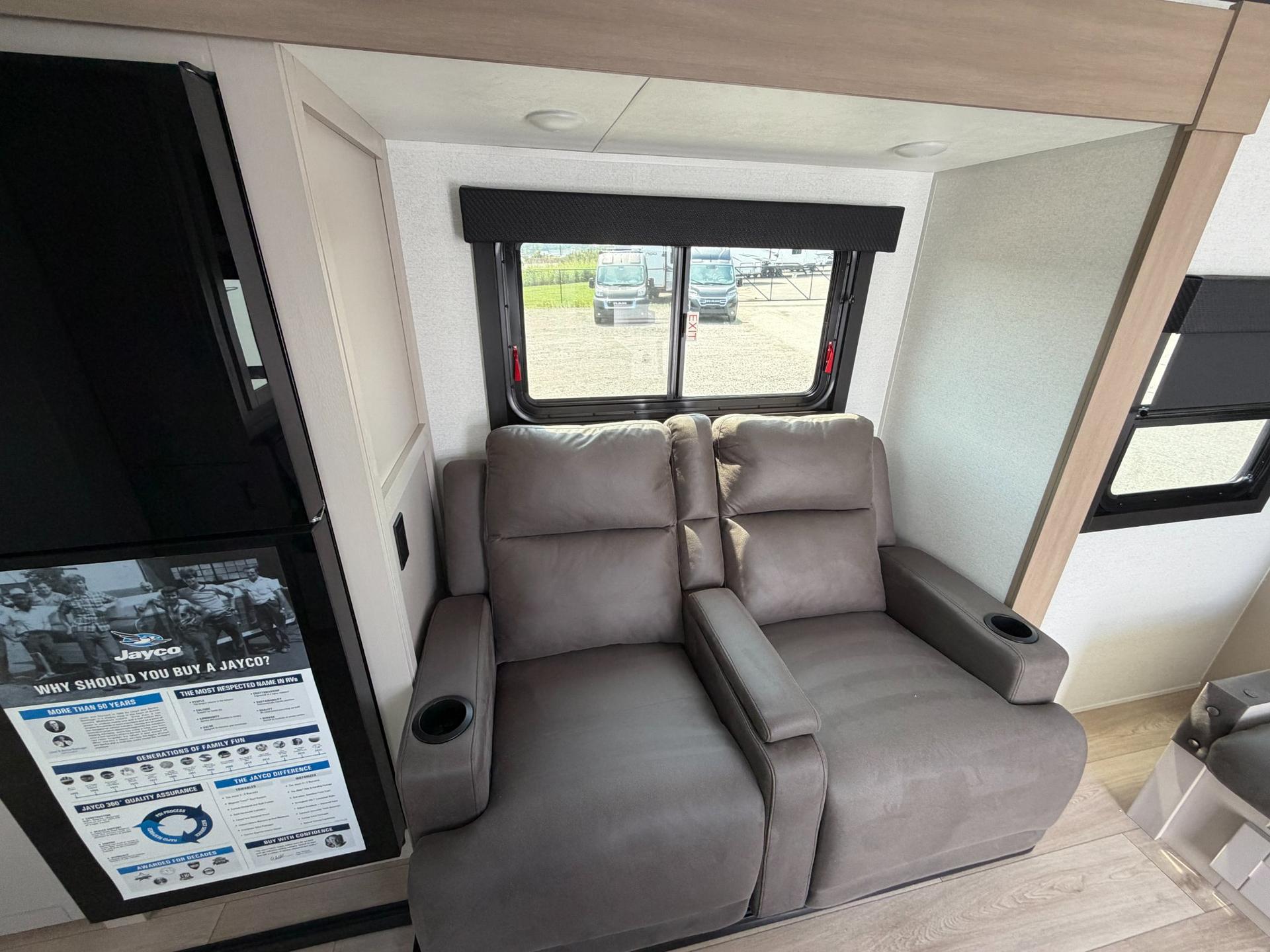 2027 Jayco 2027 Jayco Jay Feather - thumbnail 10