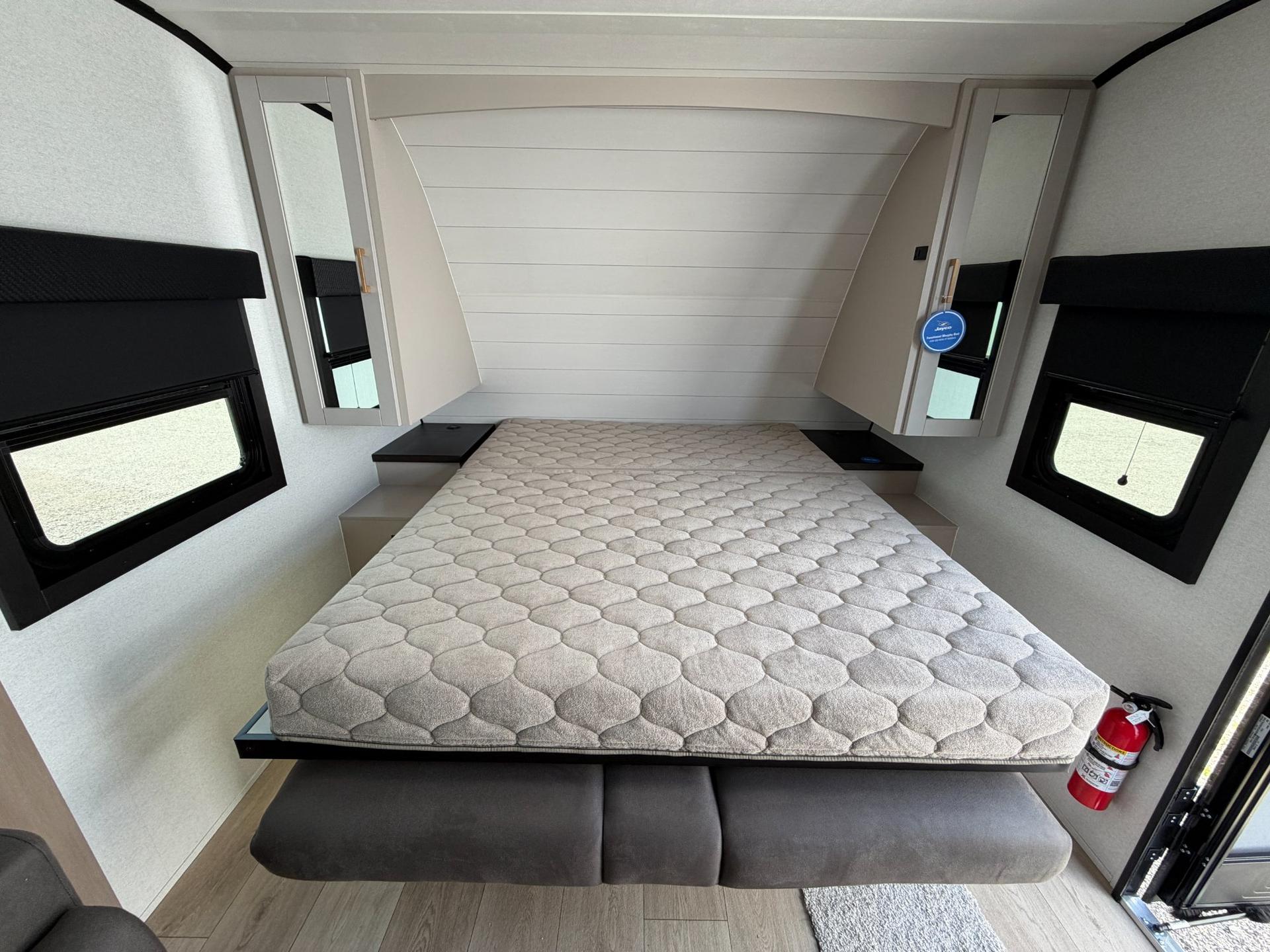 2027 Jayco 2027 Jayco Jay Feather - thumbnail 12
