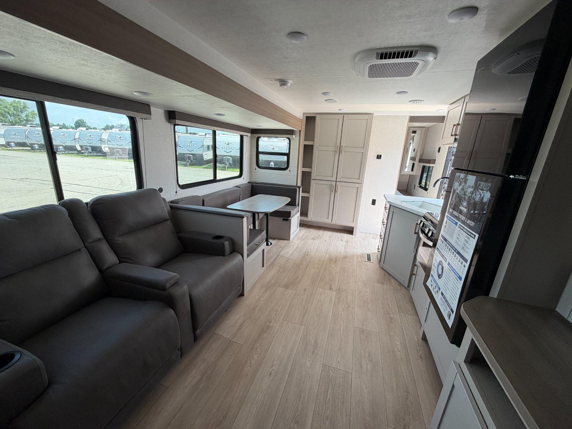 2027 Jayco 2027 Jayco Jay Flight - thumbnail 9