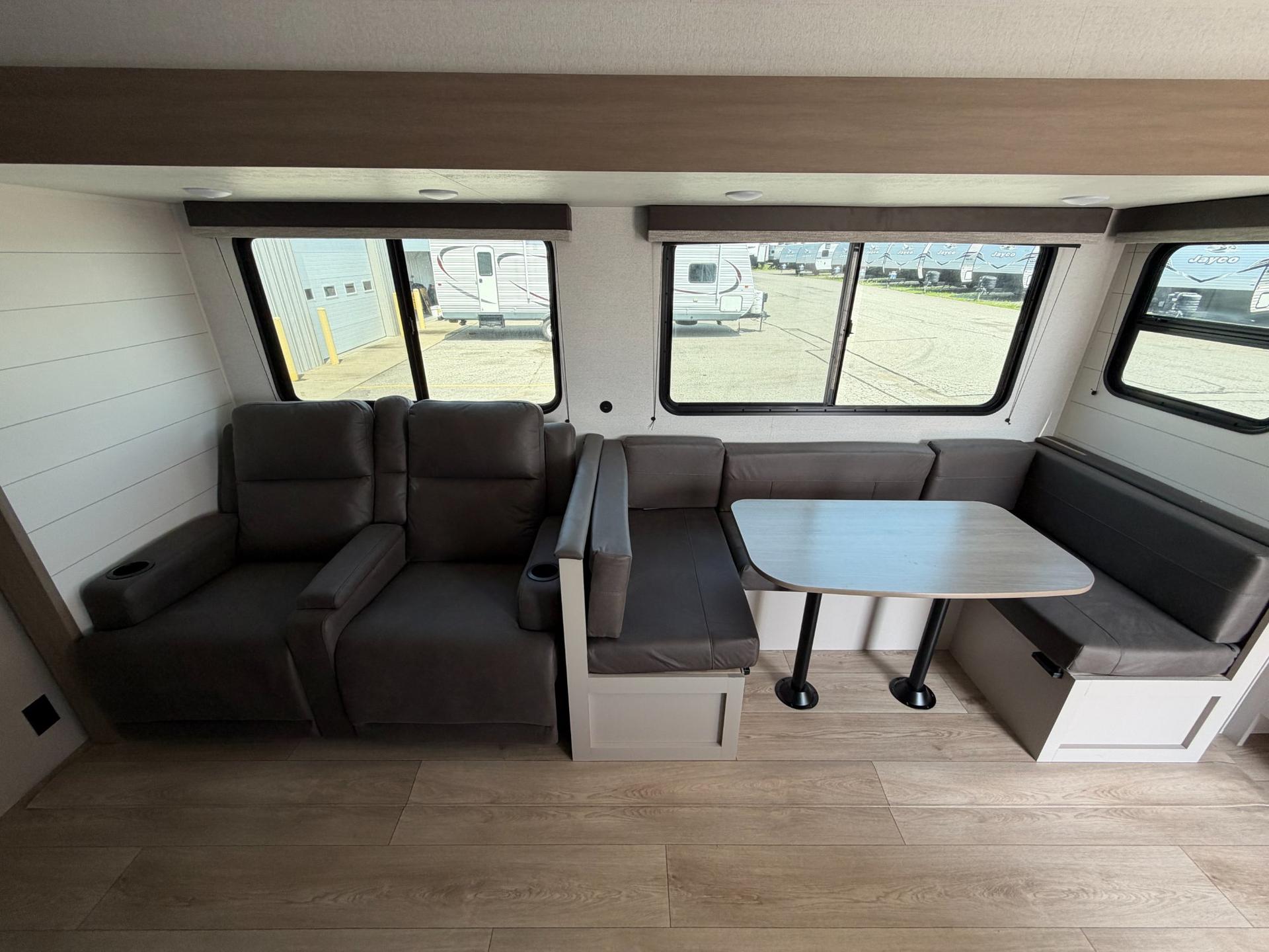 2027 Jayco 2027 Jayco Jay Flight - thumbnail 17