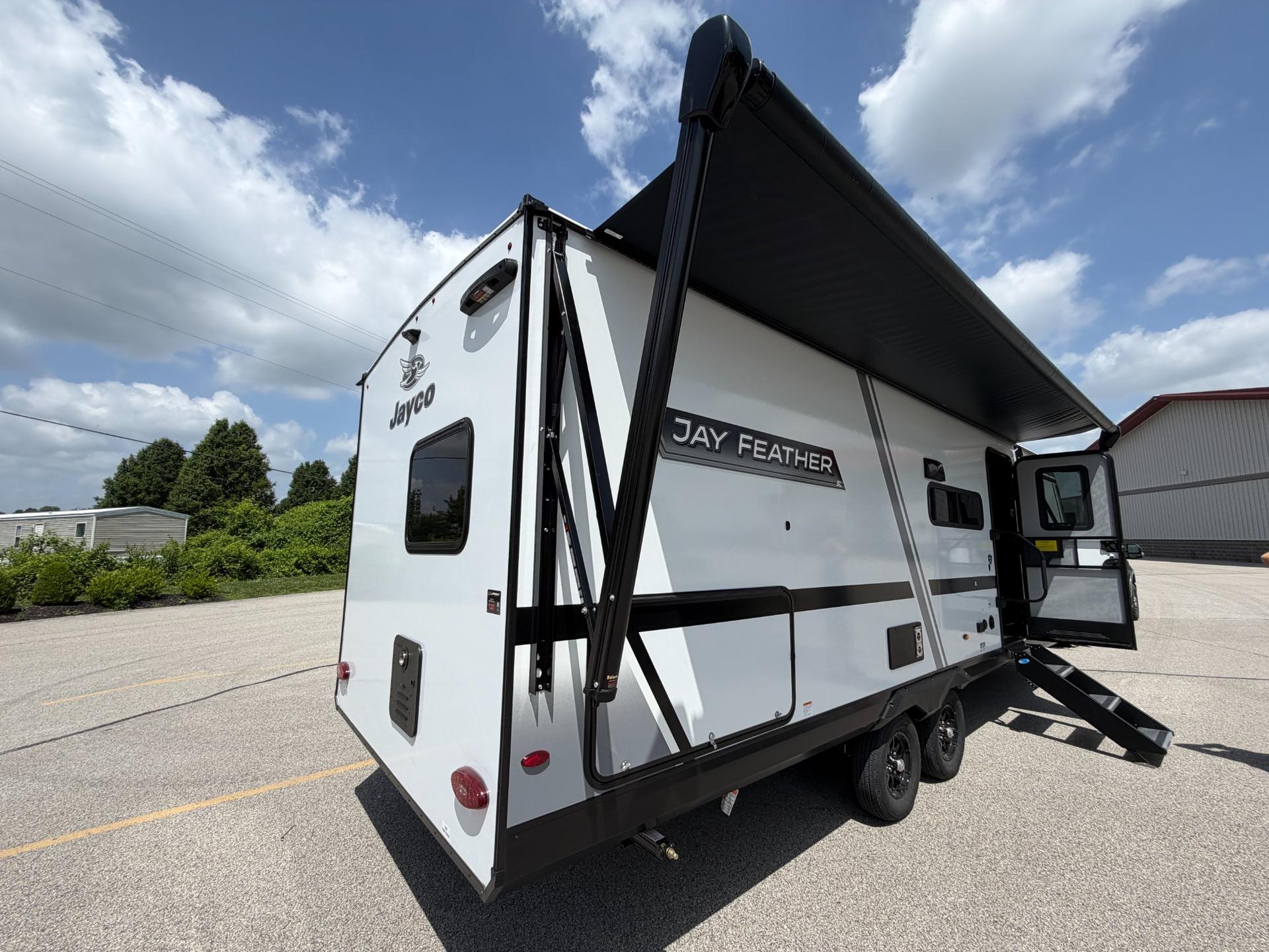 2027 Jayco 2027 Jayco Jay Feather SL - thumbnail 4