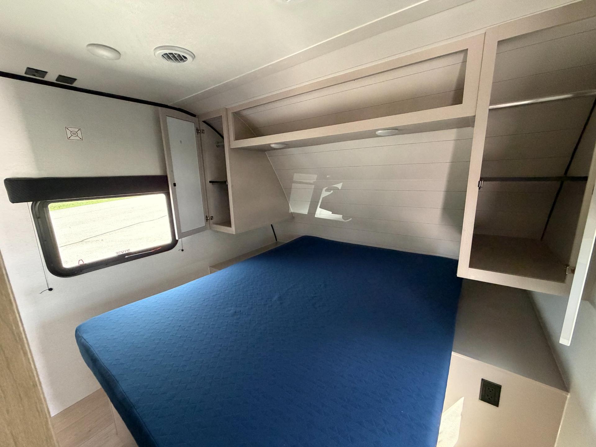 2027 Jayco 2027 Jayco Jay Feather SL - thumbnail 16
