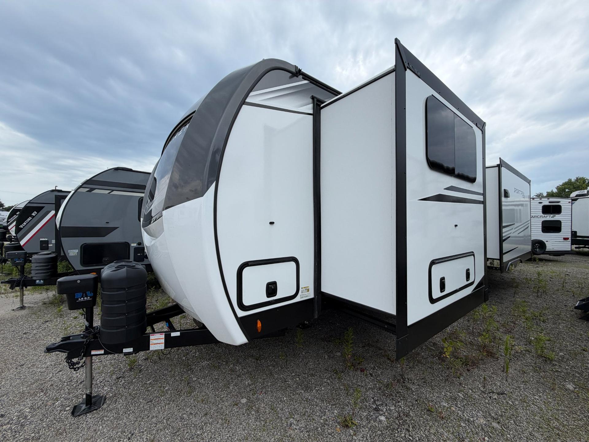 2027 Venture RV 2027 Venture RV SportTrek Touring - thumbnail 7