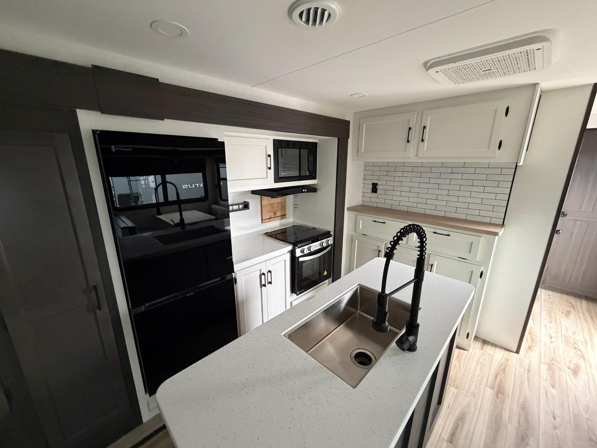 2027 Venture RV 2027 Venture RV SportTrek Touring - thumbnail 11