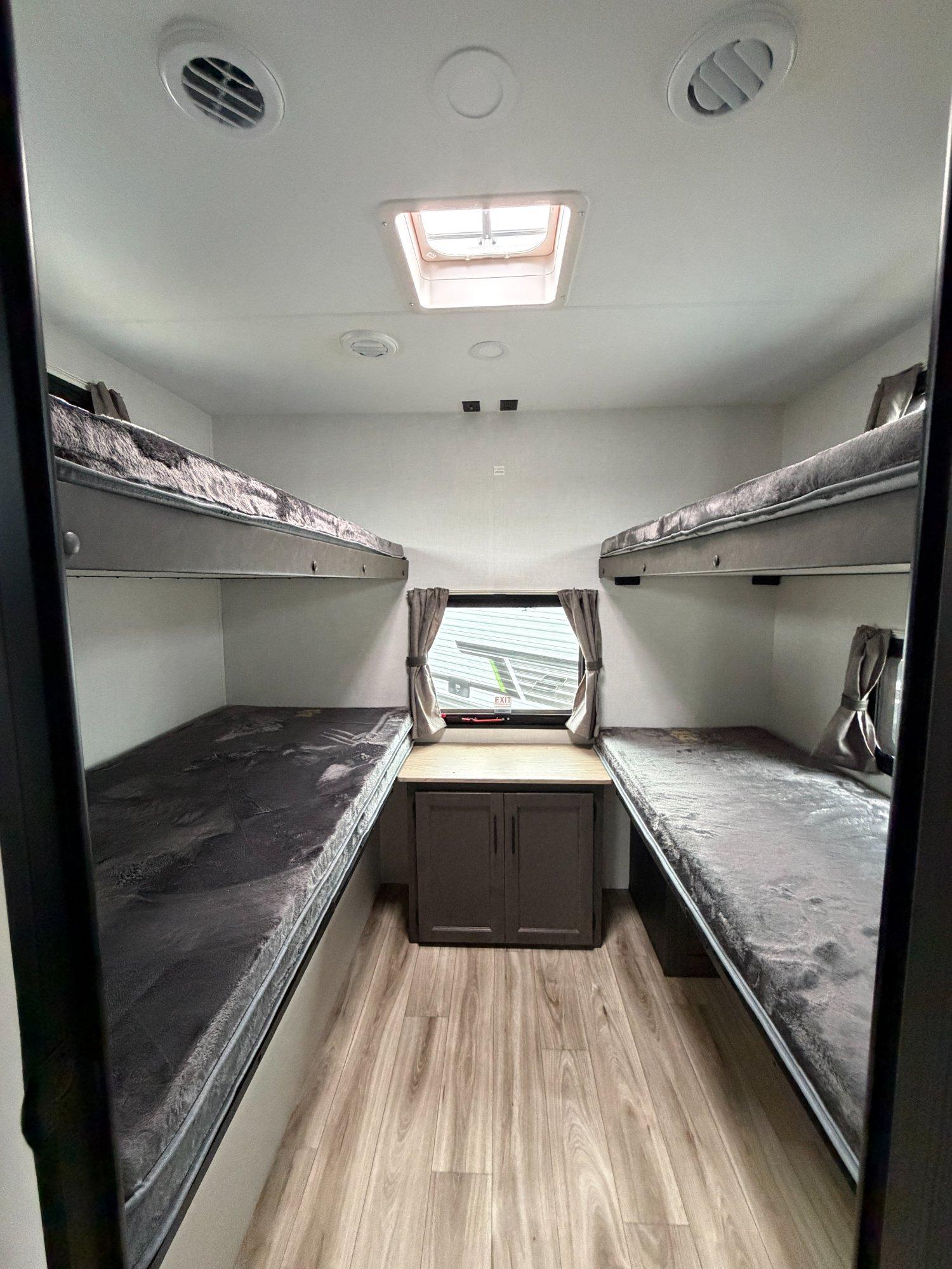 2027 Venture RV 2027 Venture RV SportTrek Touring - thumbnail 14