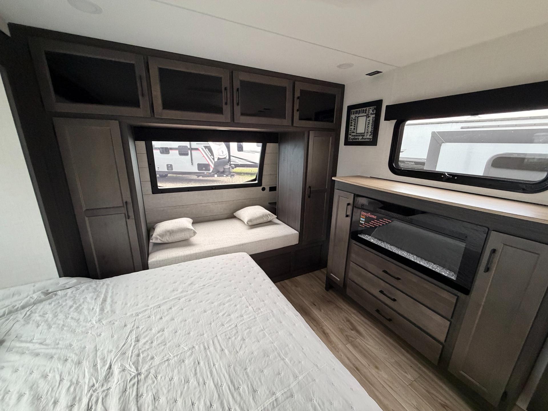 2027 Venture RV 2027 Venture RV SportTrek Touring - thumbnail 22