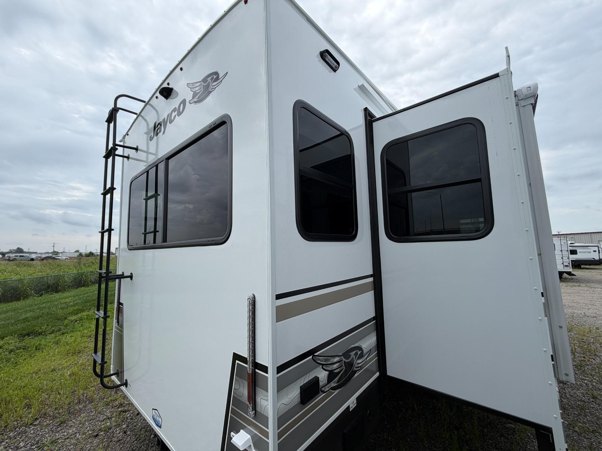 2027 Jayco 2027 Jayco Eagle - thumbnail 4
