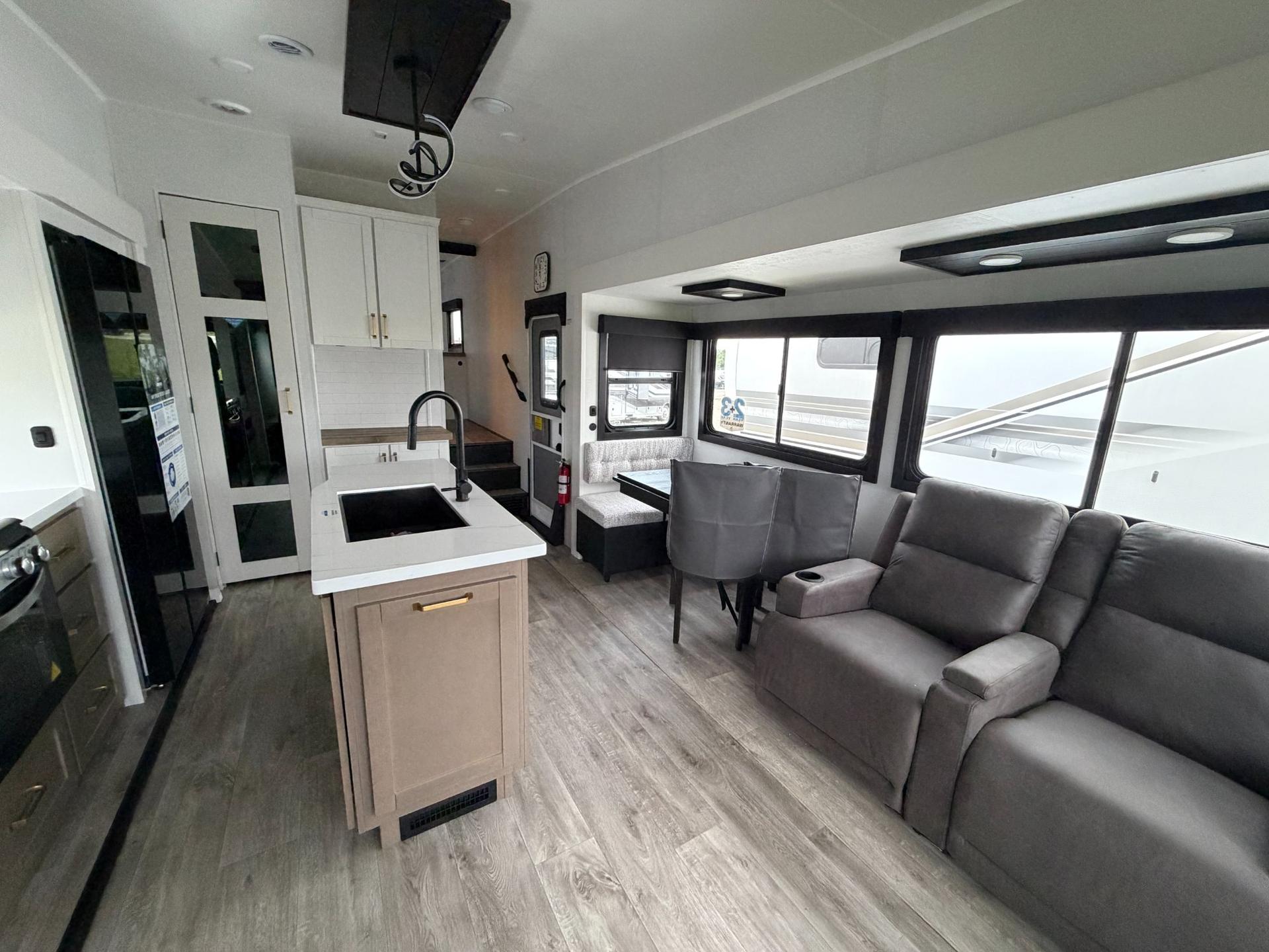 2027 Jayco 2027 Jayco Eagle - thumbnail 9