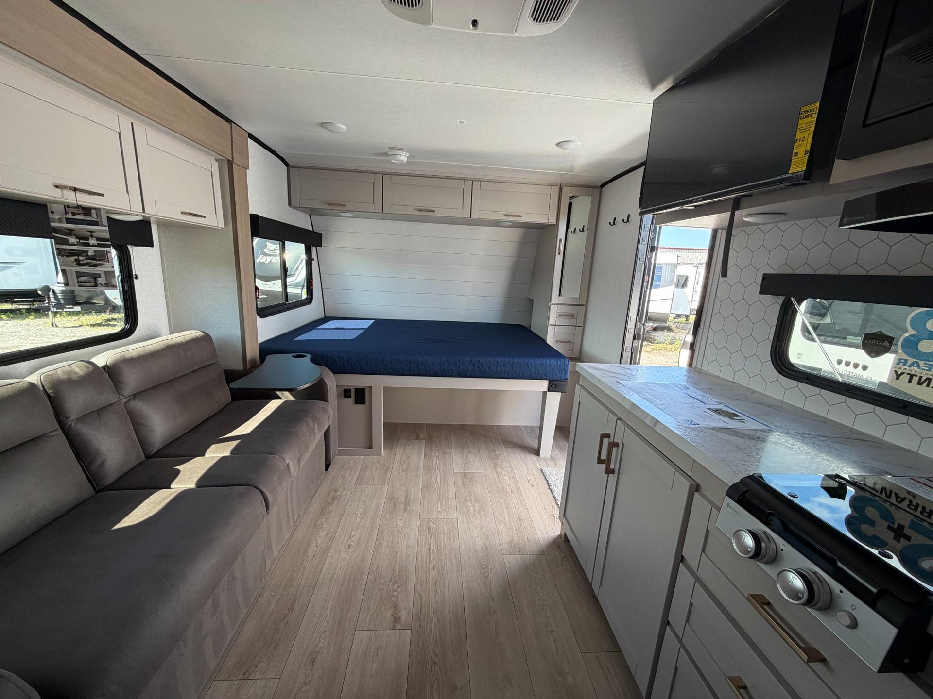 2027 Jayco 2027 Jayco Jay Feather Air - thumbnail 9