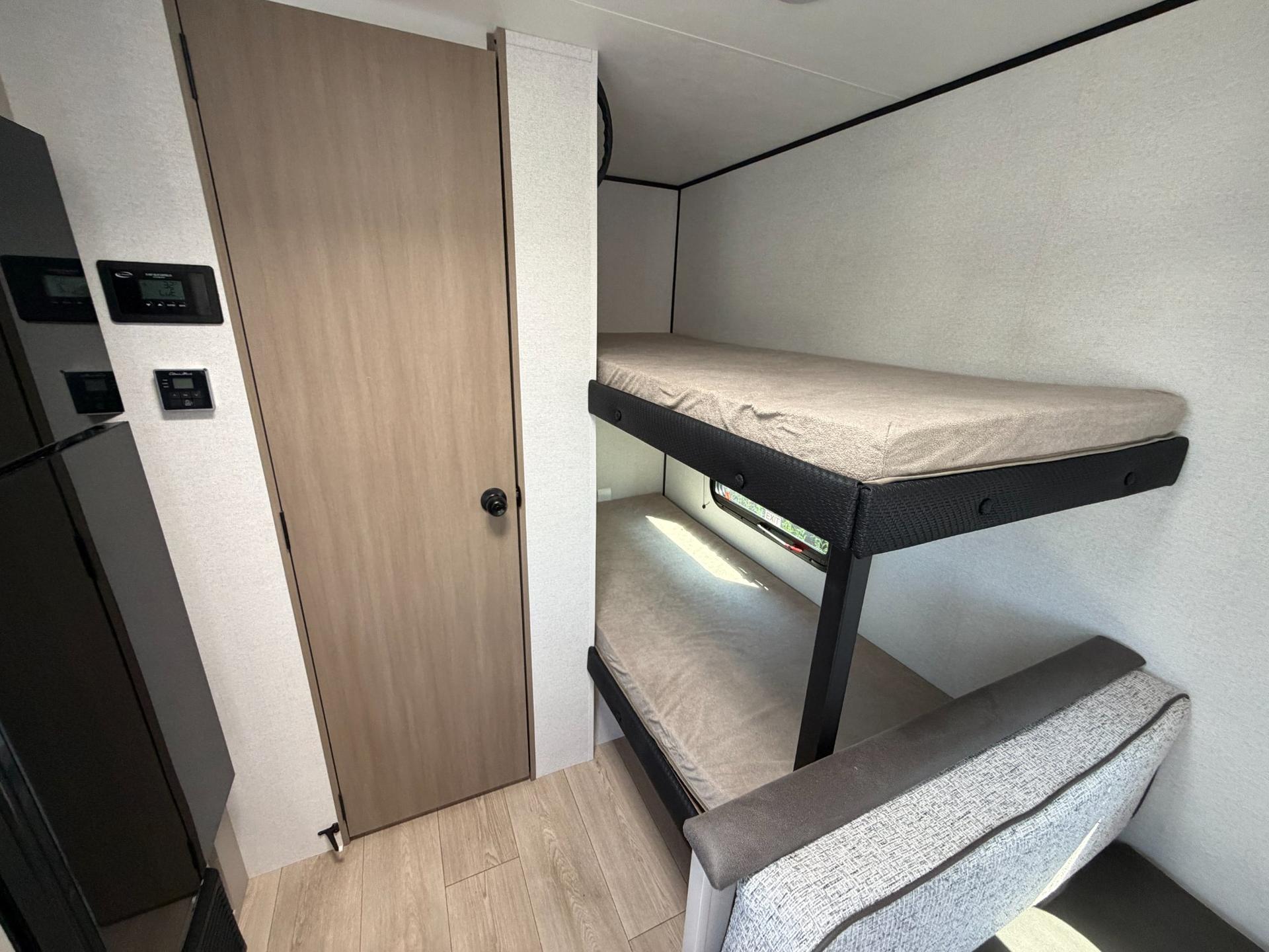 2027 Jayco 2027 Jayco Jay Feather Air SL - thumbnail 14