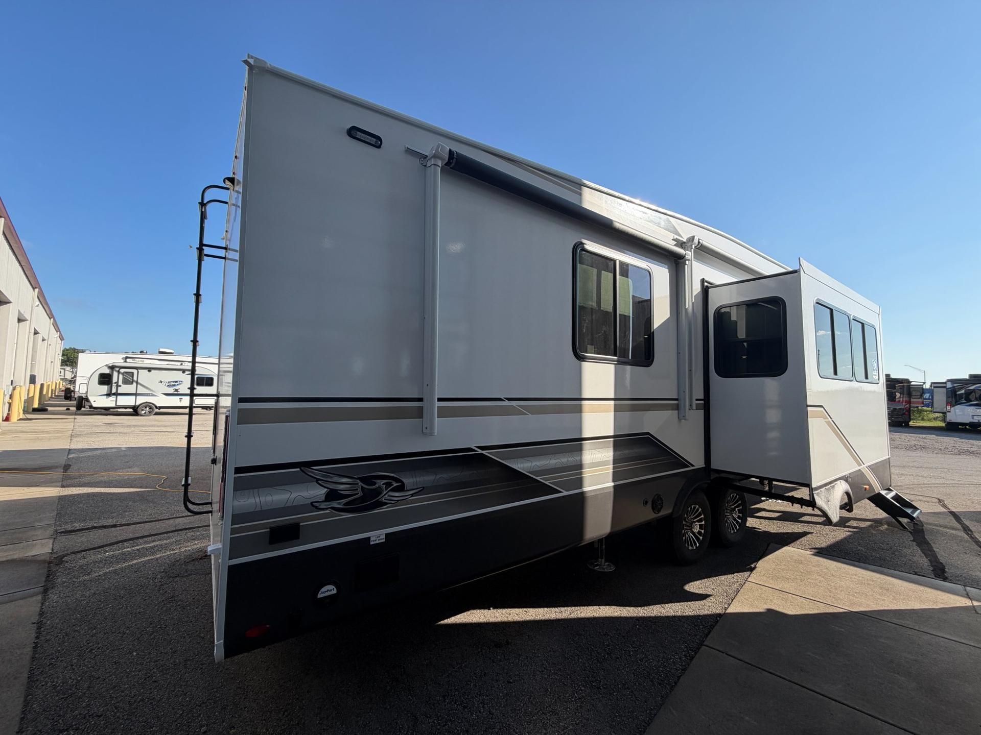 2027 Jayco 2027 Jayco Eagle - thumbnail 3